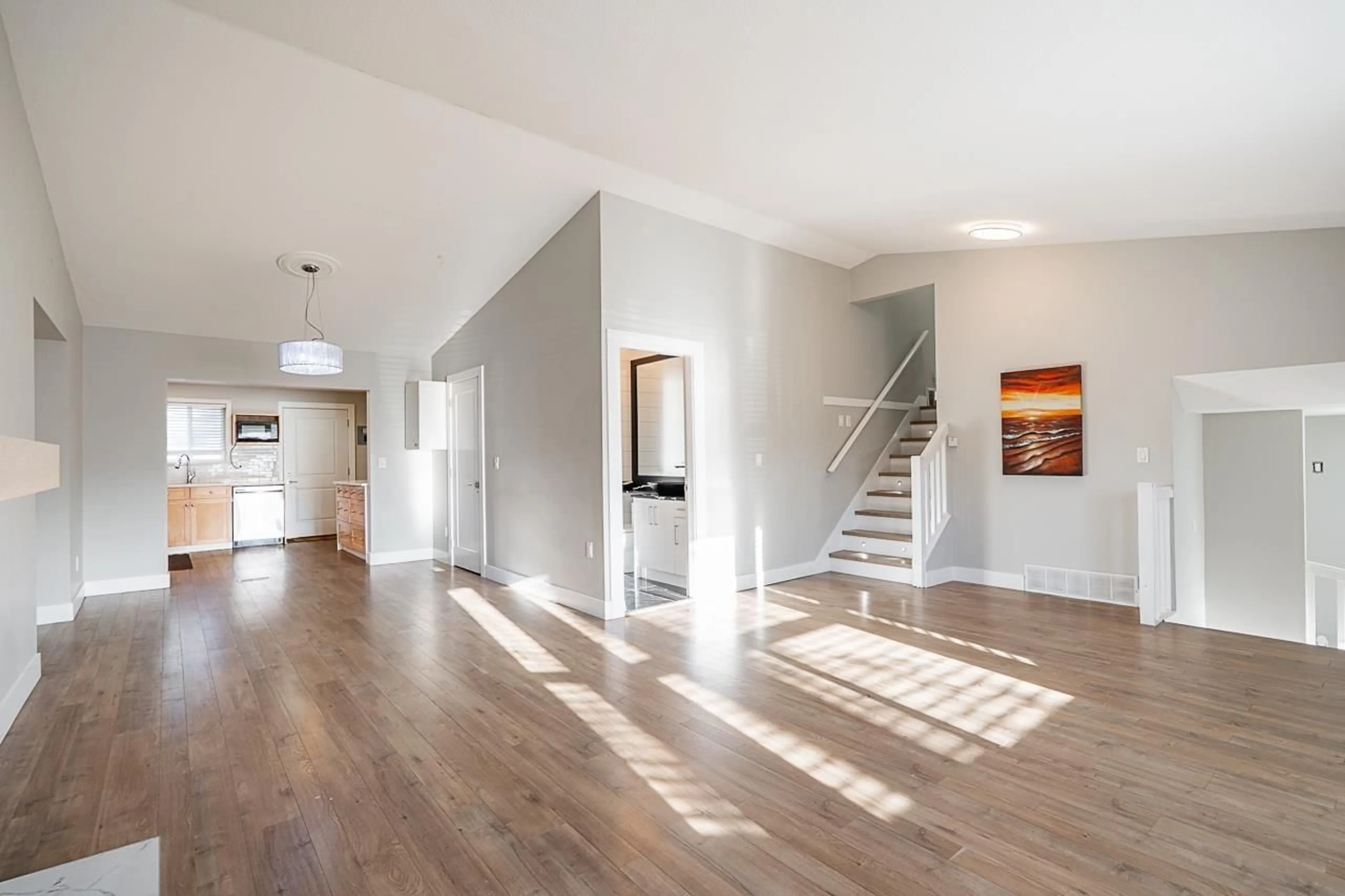 Indoor entryway for 13261 66B AVENUE, Surrey British Columbia V3W8P4