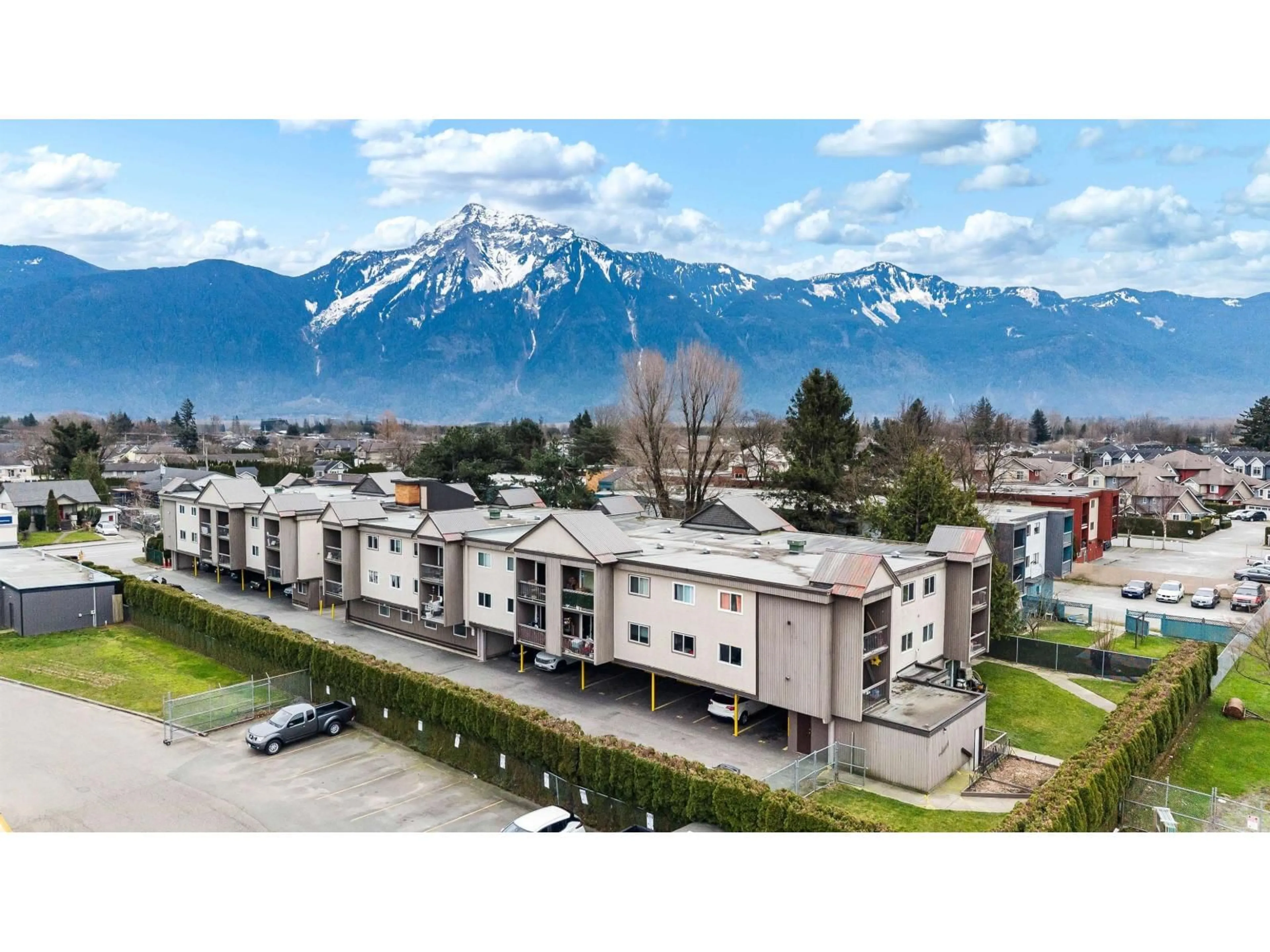 A pic from outside/outdoor area/front of a property/back of a property/a pic from drone, mountain view for 239 - 1783 AGASSIZ-ROSEDALE NO 9 HIGHWAY, Agassiz British Columbia V0M1A4