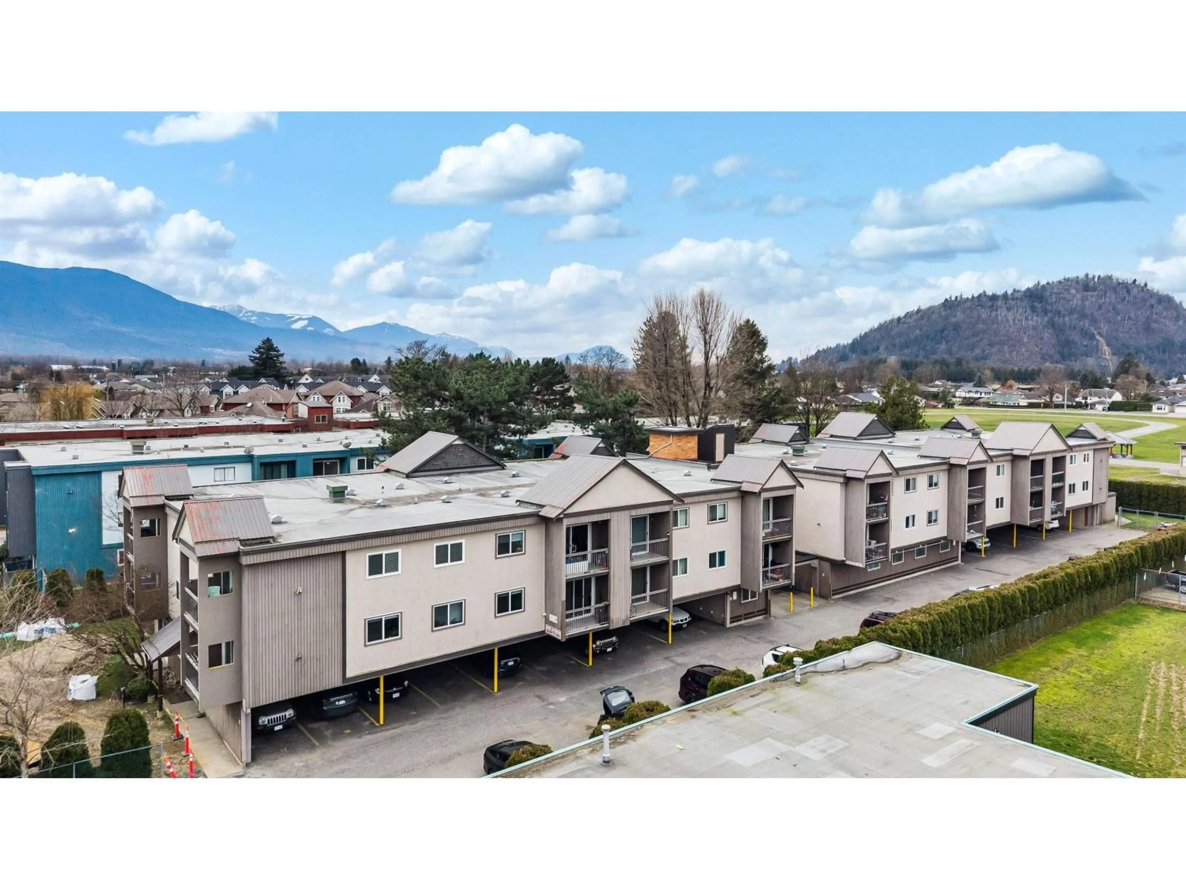 A pic from outside/outdoor area/front of a property/back of a property/a pic from drone, mountain view for 239 - 1783 AGASSIZ-ROSEDALE NO 9 HIGHWAY, Agassiz British Columbia V0M1A4