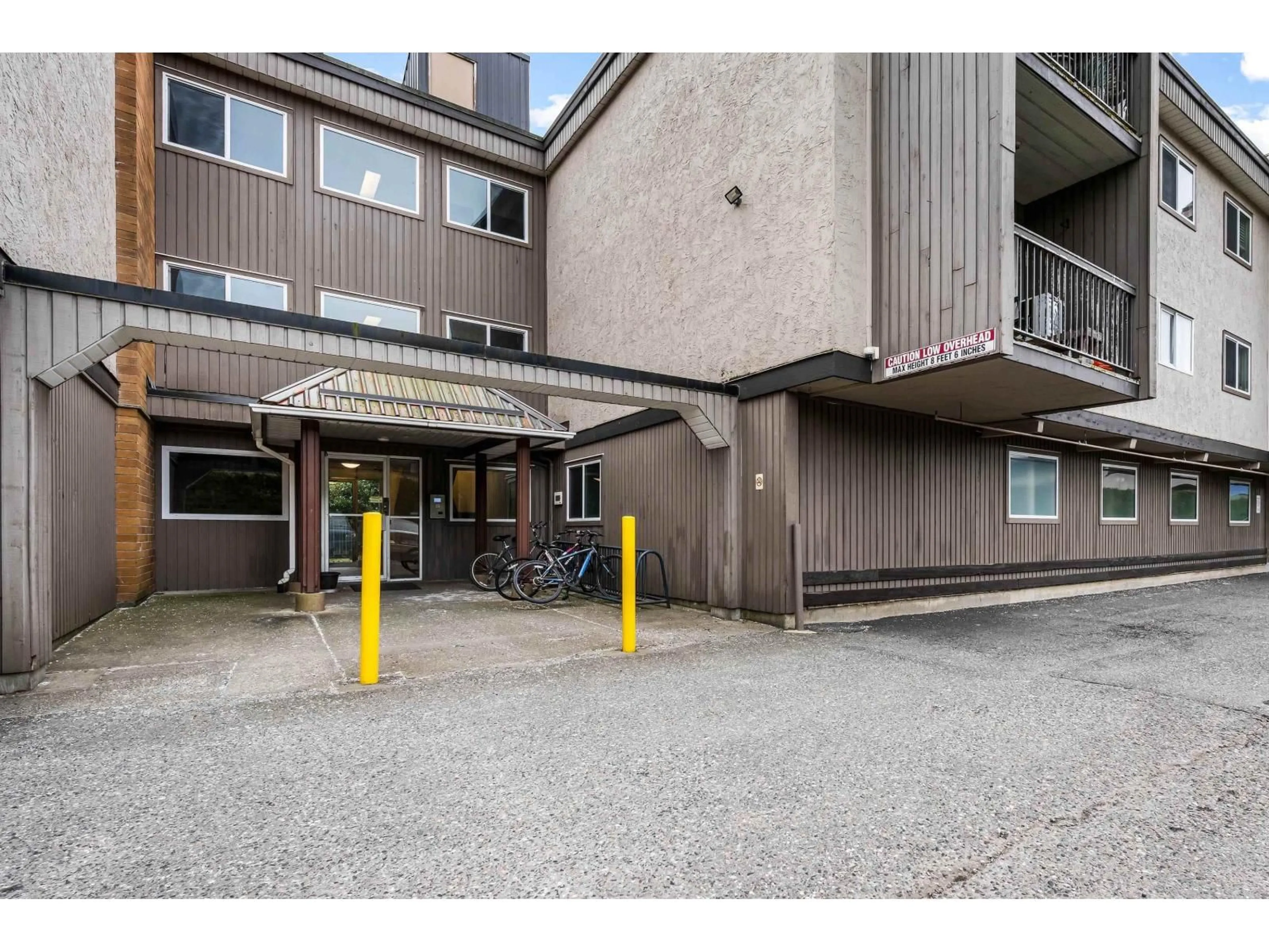 Indoor foyer for 239 - 1783 AGASSIZ-ROSEDALE NO 9 HIGHWAY, Agassiz British Columbia V0M1A4