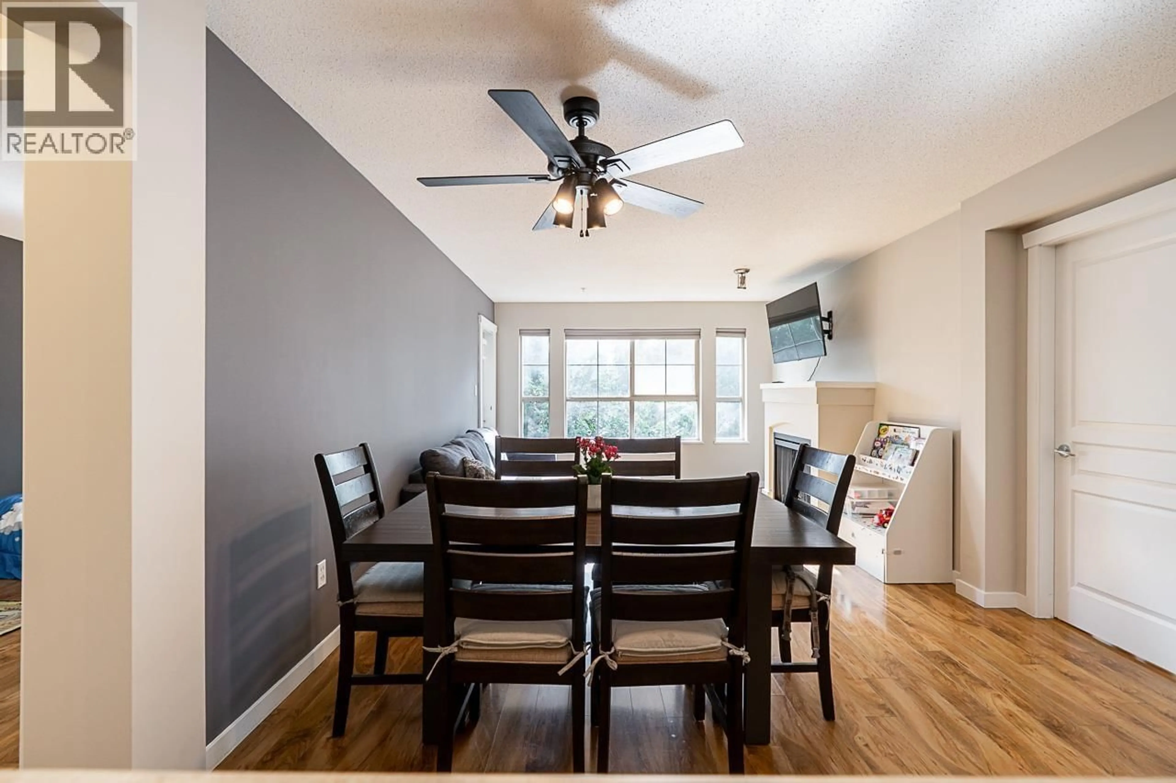 Dining room, wood/laminate floor for 211 - 2958 SILVER SPRINGS BOULEVARD, Coquitlam British Columbia V3E3R9