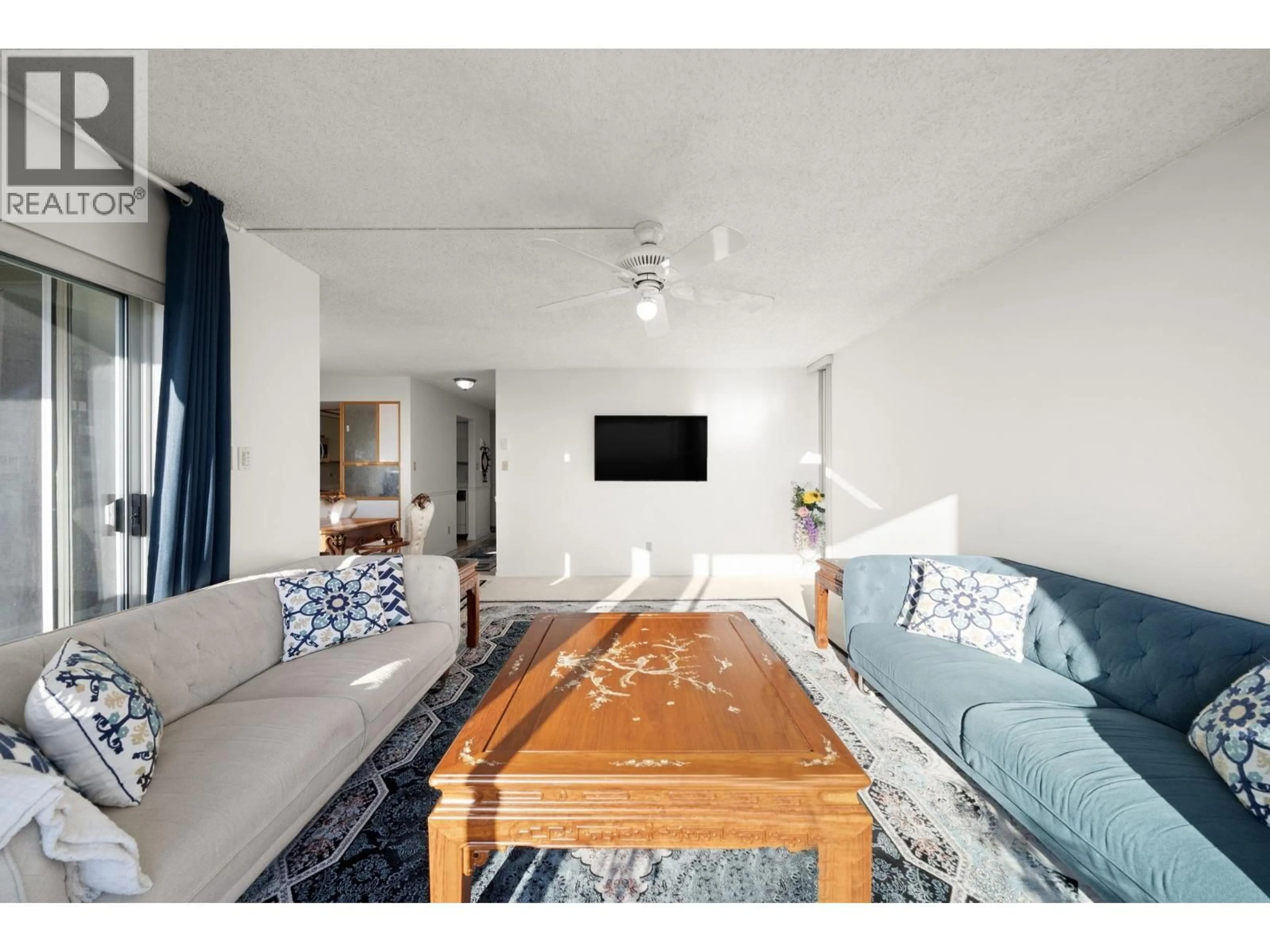 Living room with furniture, unknown for 801 - 1045 QUAYSIDE DRIVE, New Westminster British Columbia V3M6C9