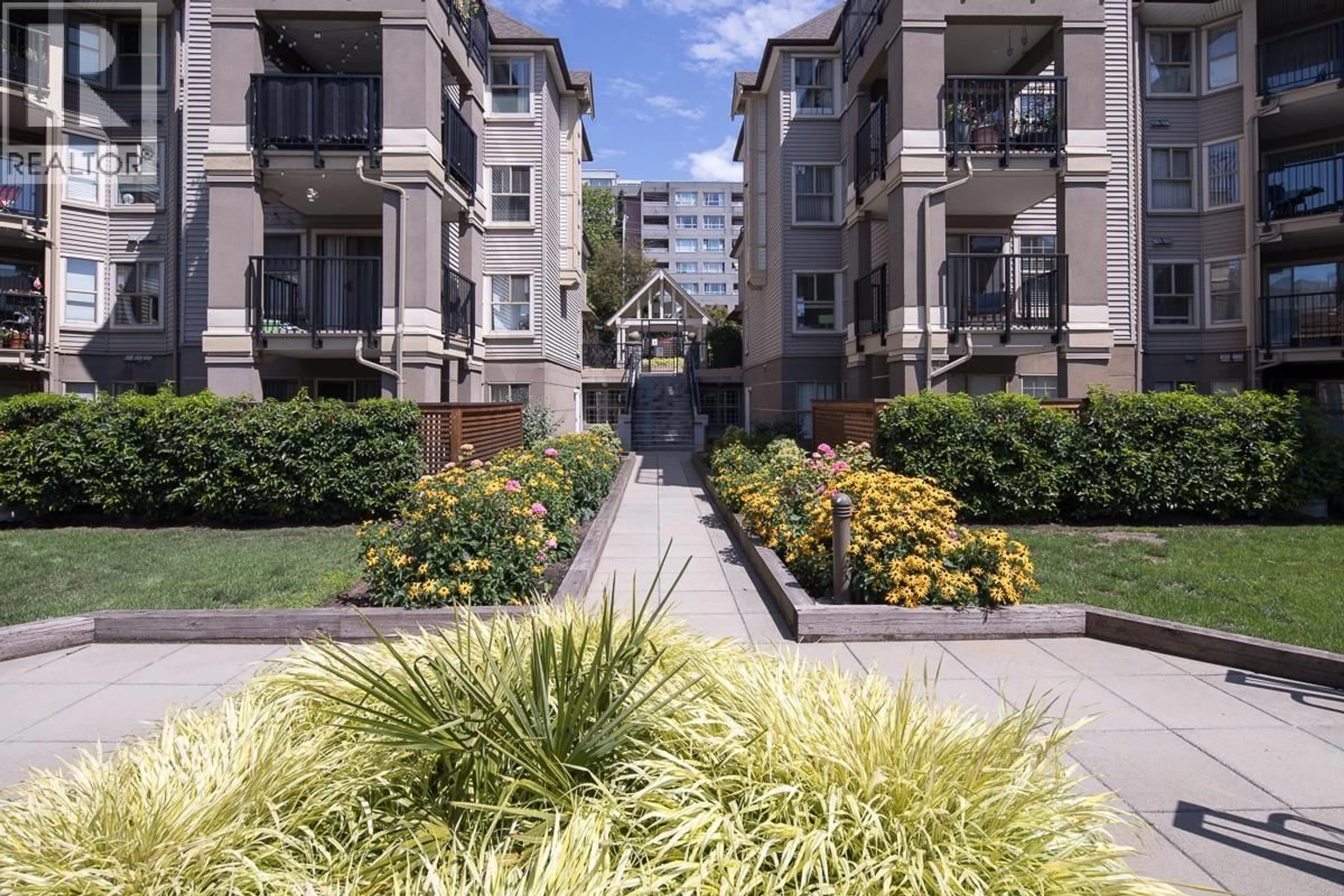 Patio, street for 502 - 214 ELEVENTH STREET, New Westminster British Columbia V3M4C9