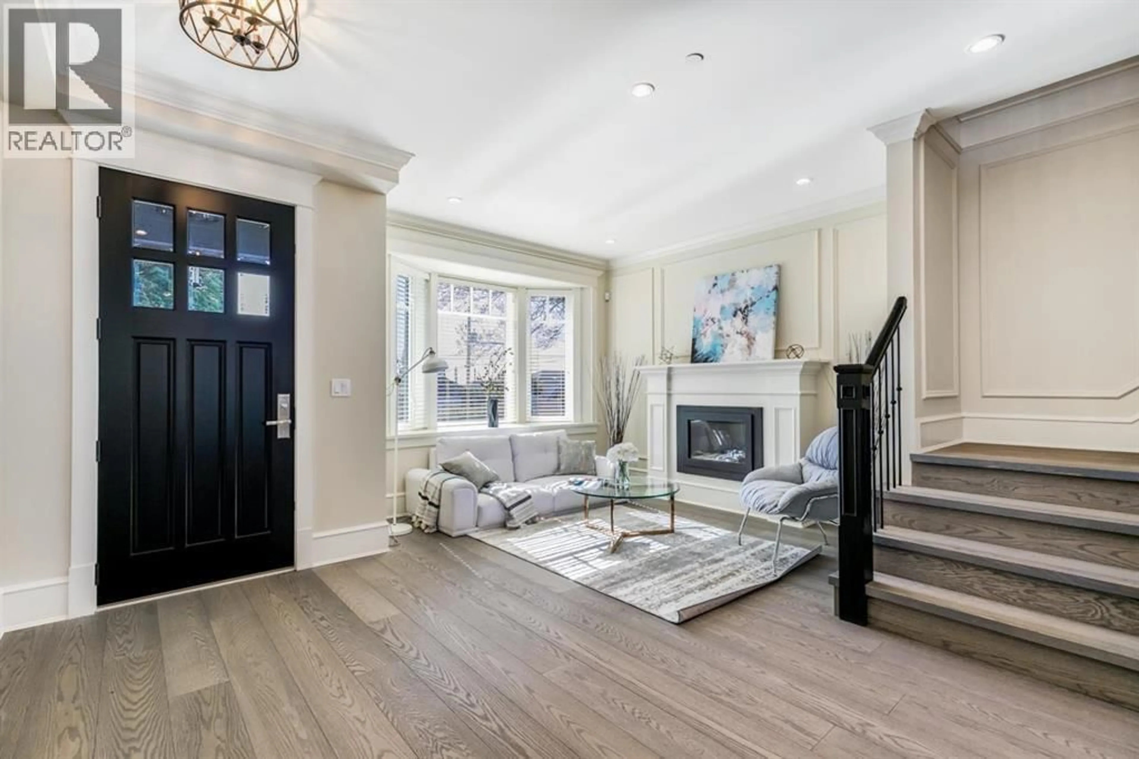 Indoor entryway for 1125 PARK DRIVE, Vancouver British Columbia V6P2J7