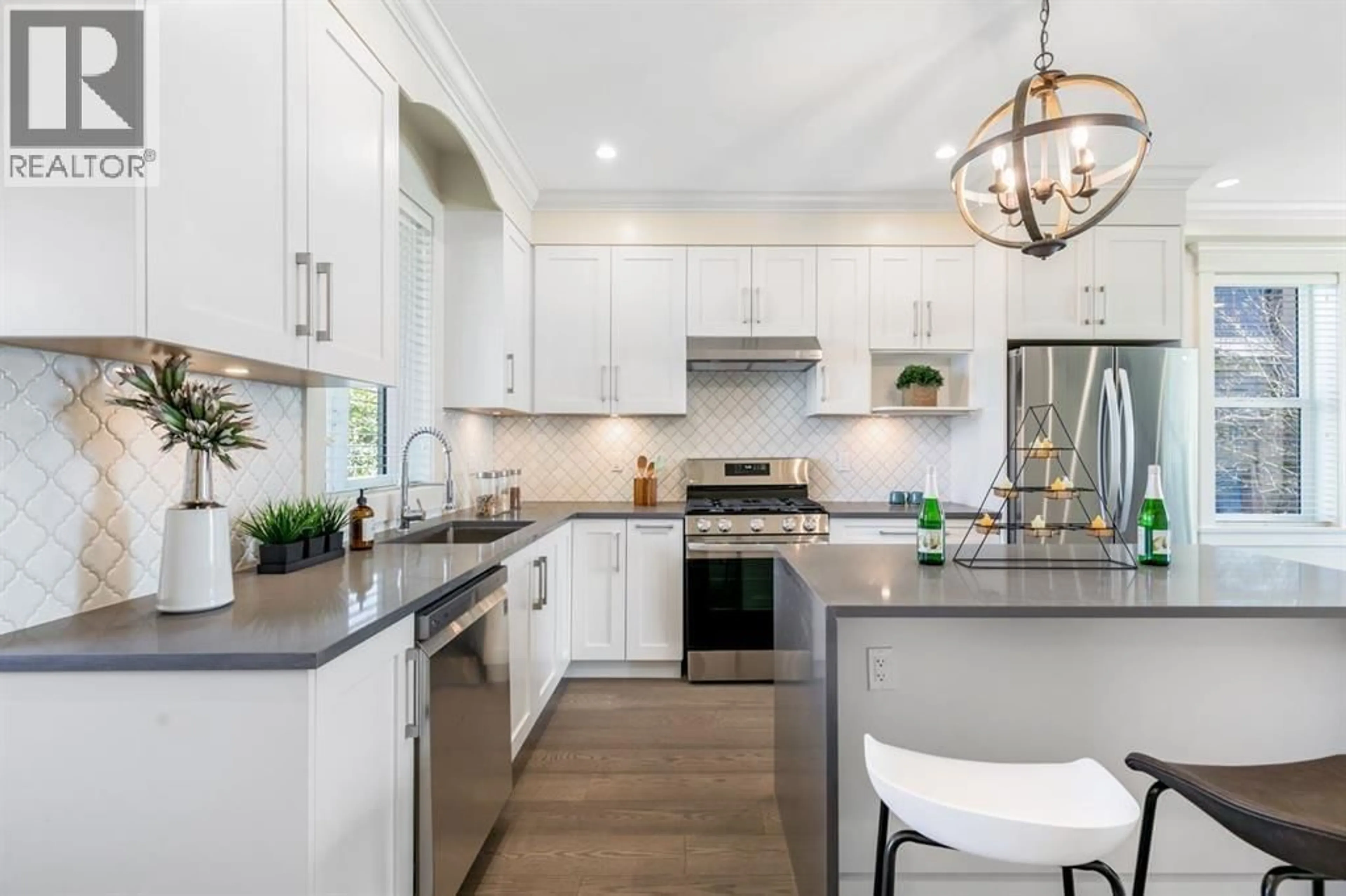 Contemporary kitchen, unknown for 1125 PARK DRIVE, Vancouver British Columbia V6P2J7