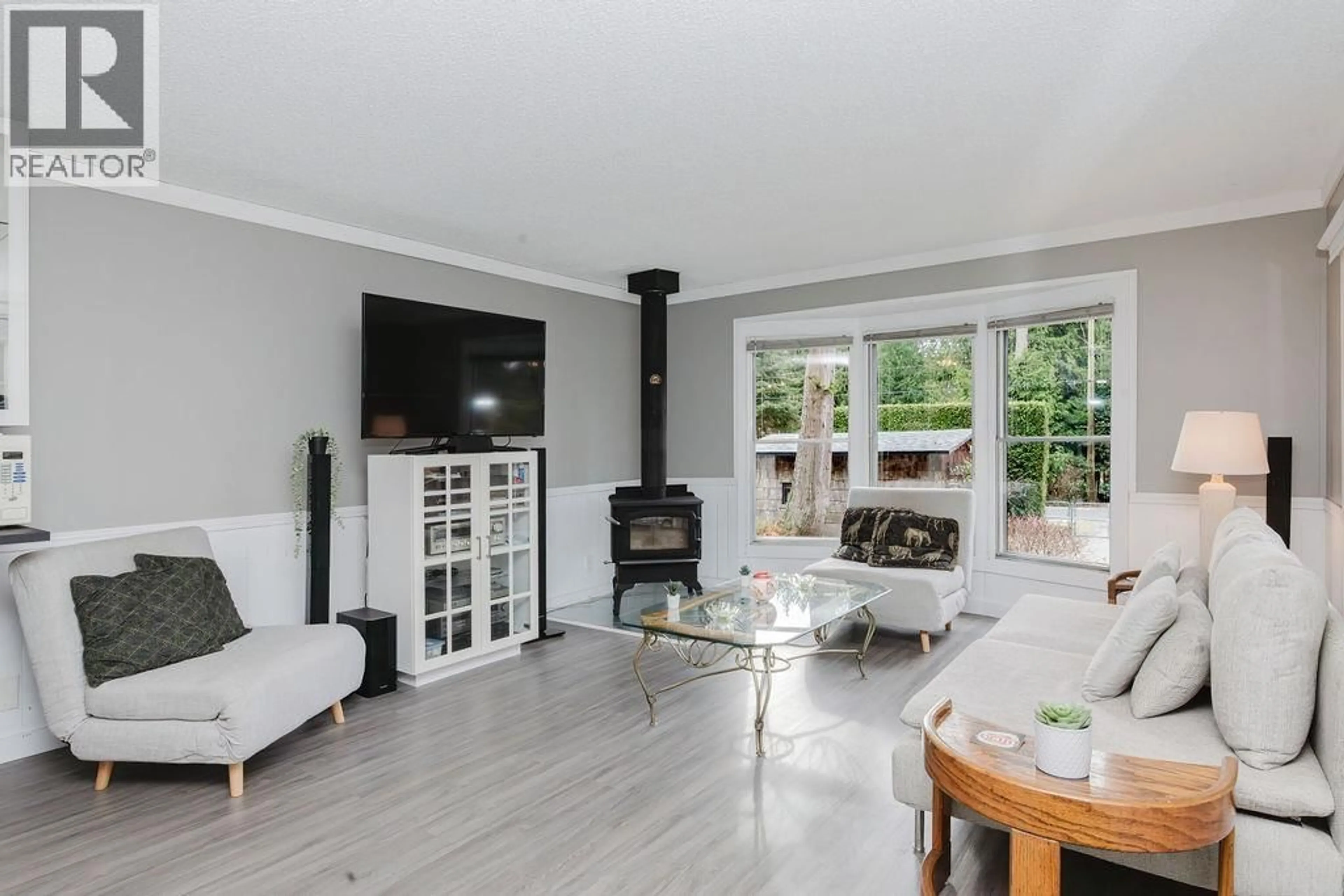 Living room with furniture, unknown for 3366 RICHARDS ROAD, Roberts Creek British Columbia V0N2W2