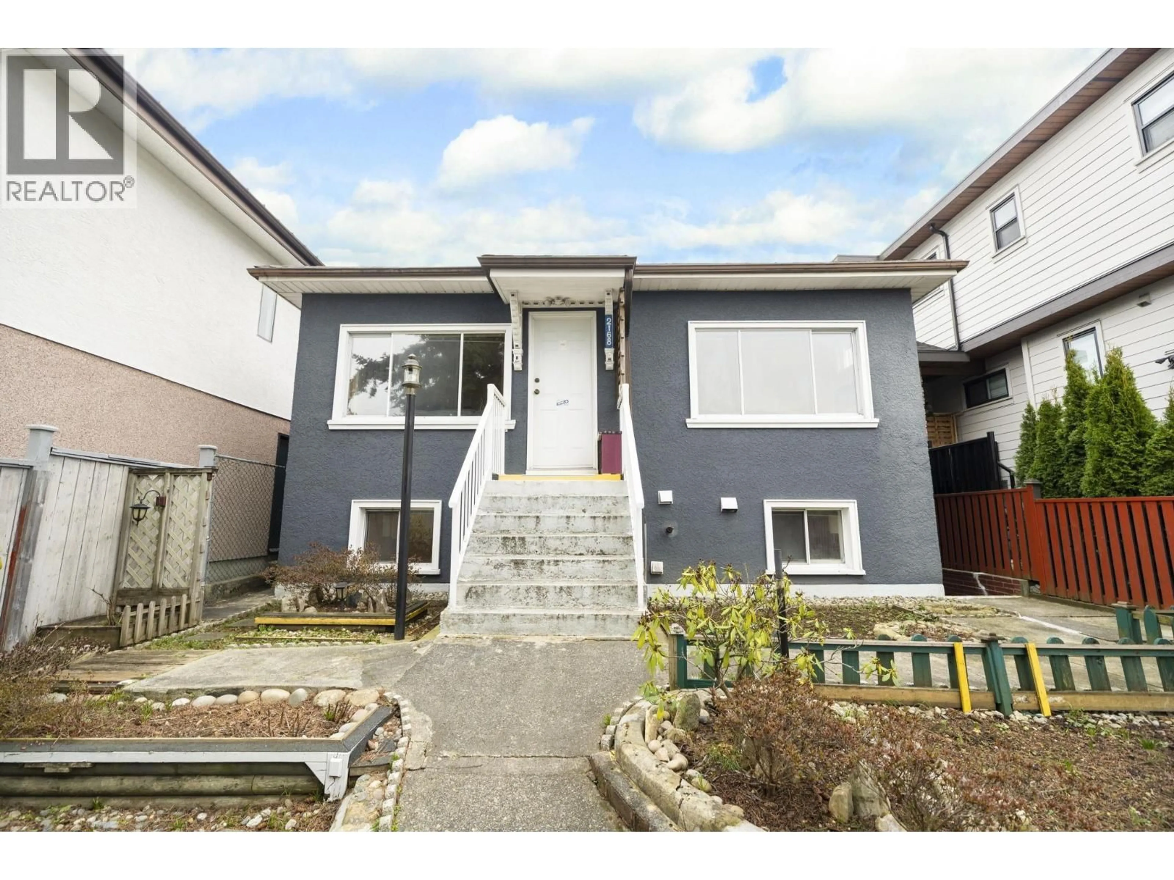 A pic from outside/outdoor area/front of a property/back of a property/a pic from drone, street for 2168 RENFREW STREET, Vancouver British Columbia V5M3J5