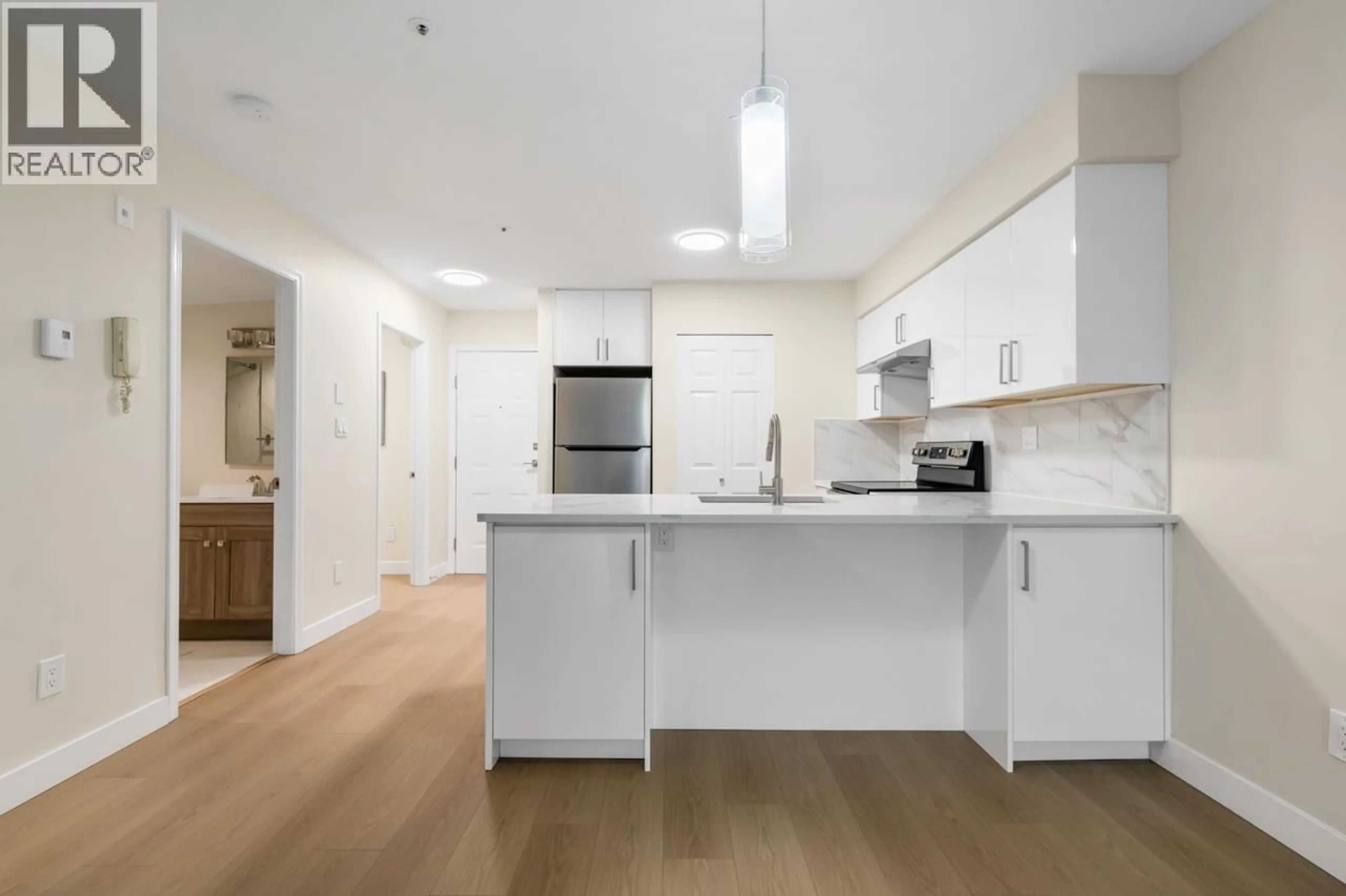 Standard kitchen, unknown for 205 - 1823 GEORGIA STREET, Vancouver British Columbia V5L2B5