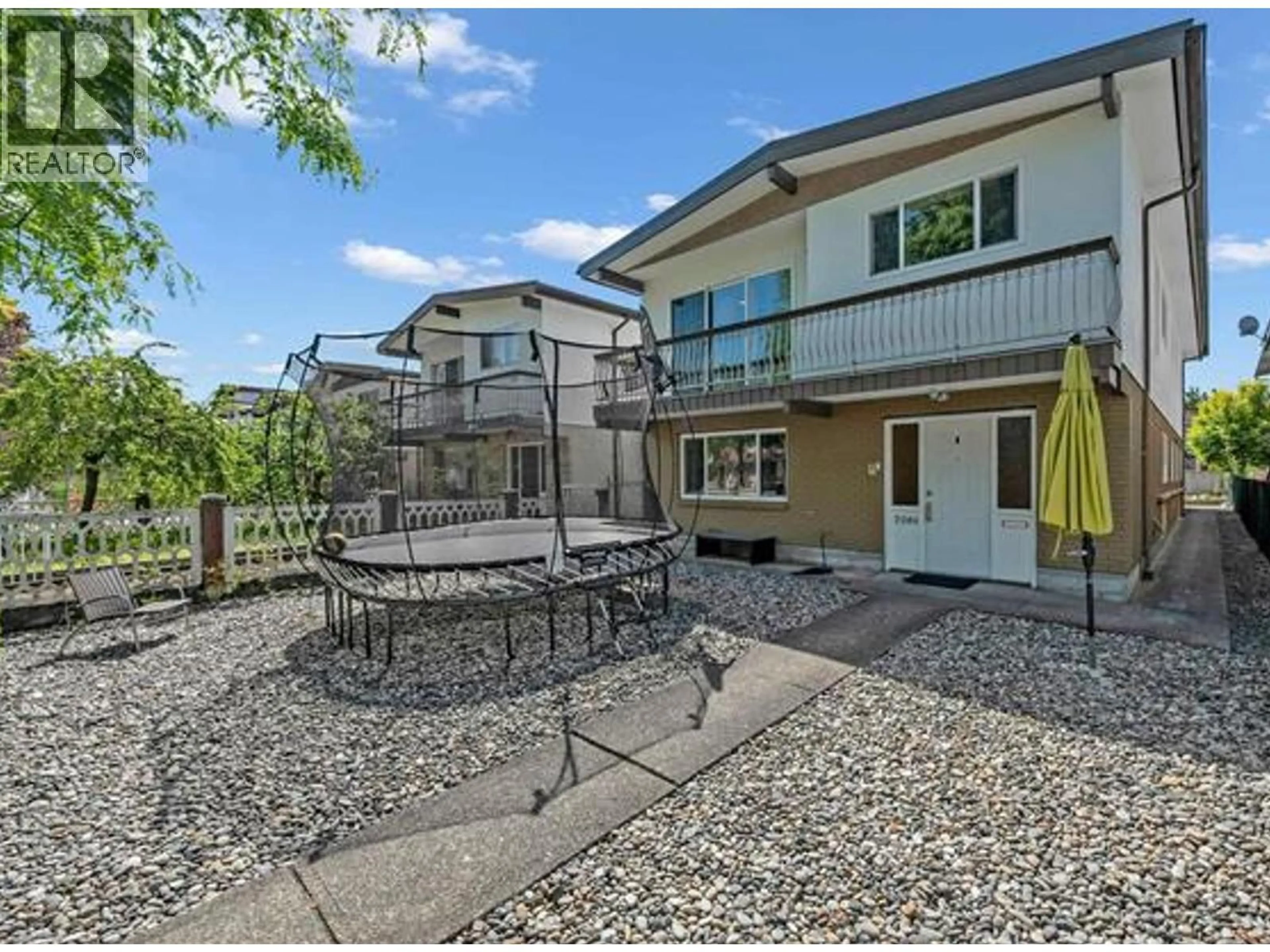 Patio, unknown for 2086 40TH AVENUE, Vancouver British Columbia V5P1J3