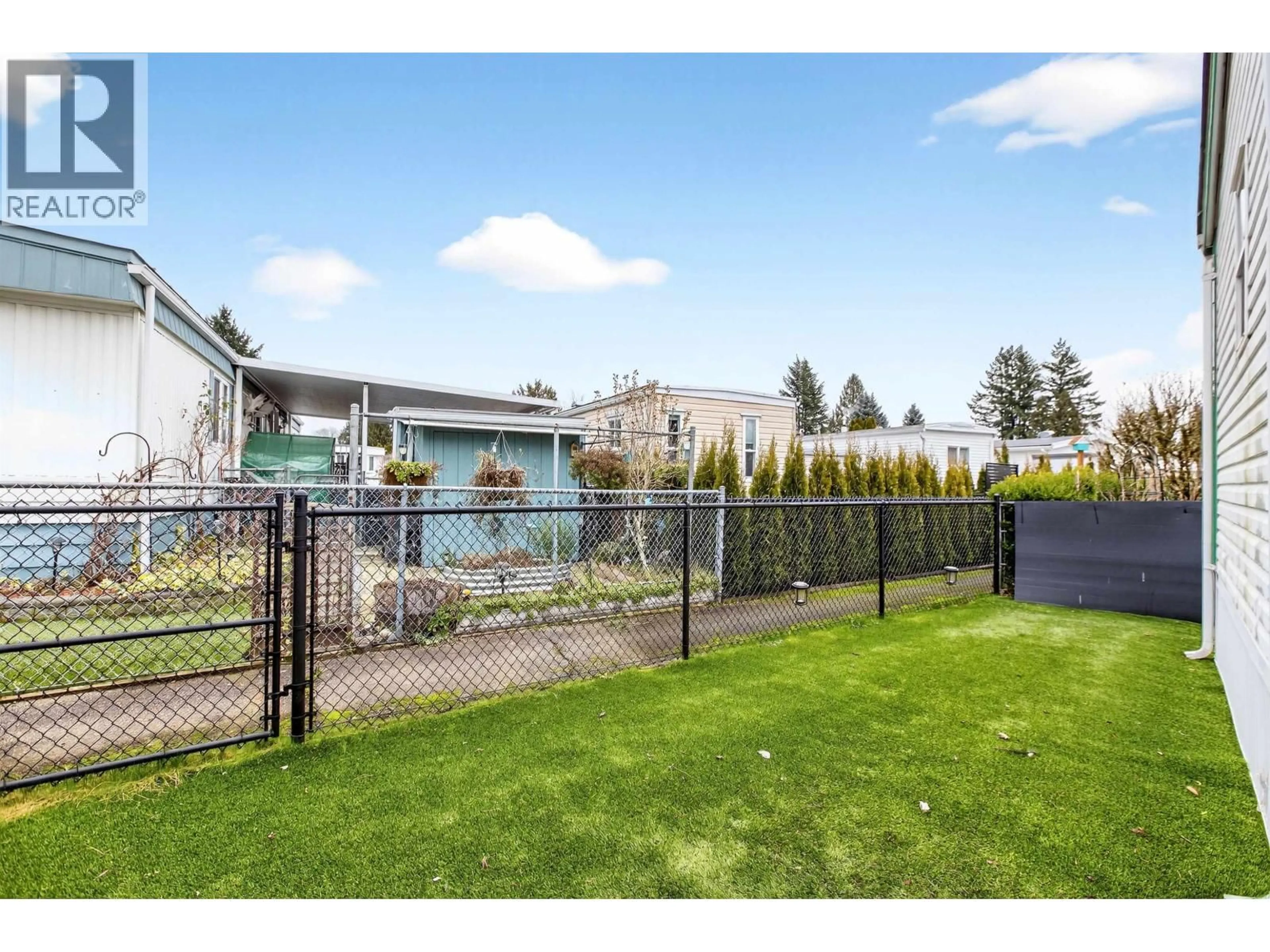 Patio, unknown for 19635 PLANETREE LANE, Pitt Meadows British Columbia V3Y1Z3