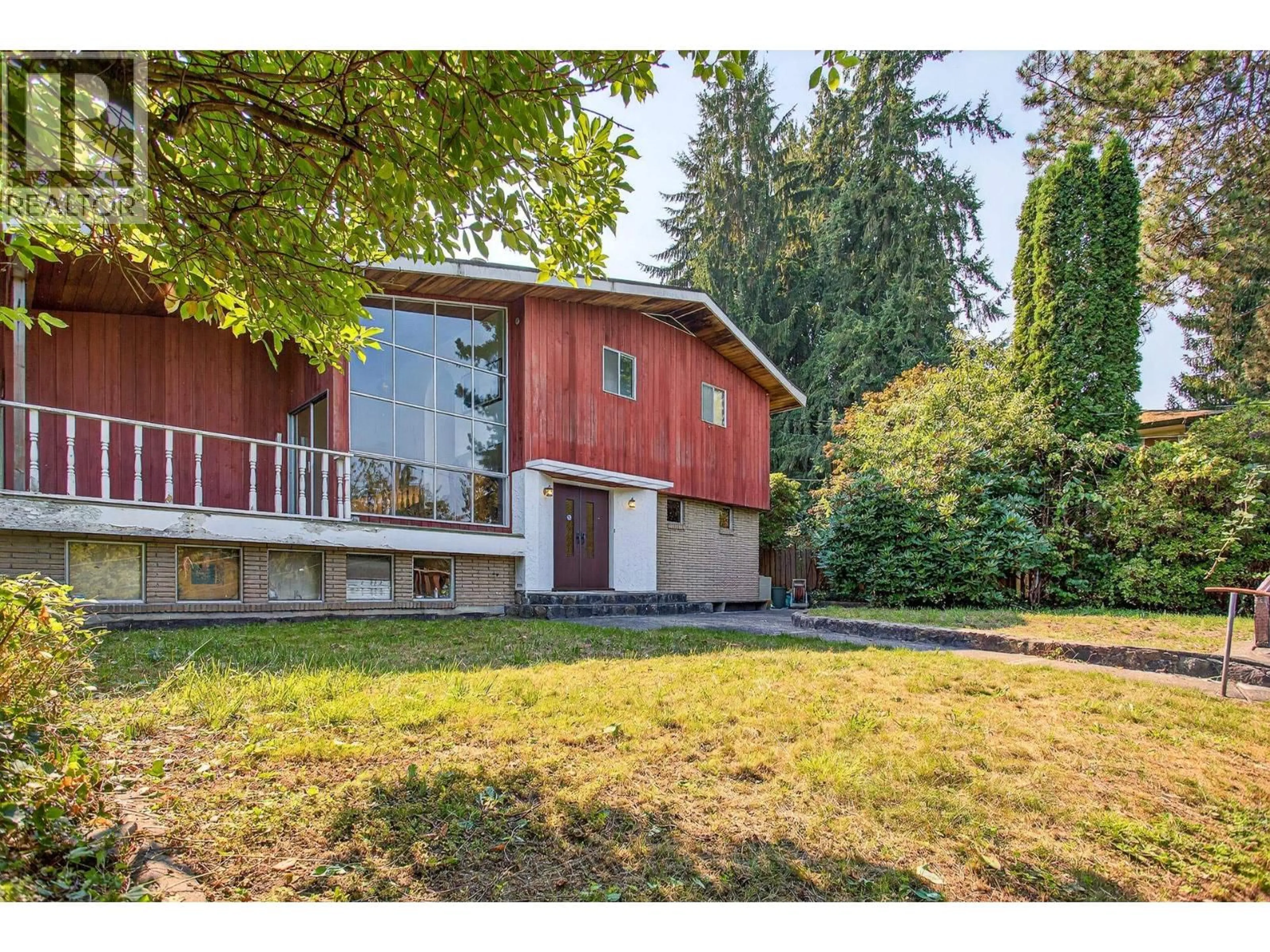 A pic from outside/outdoor area/front of a property/back of a property/a pic from drone, unknown for 2337 ST GEORGE STREET, Port Moody British Columbia V3H2G3