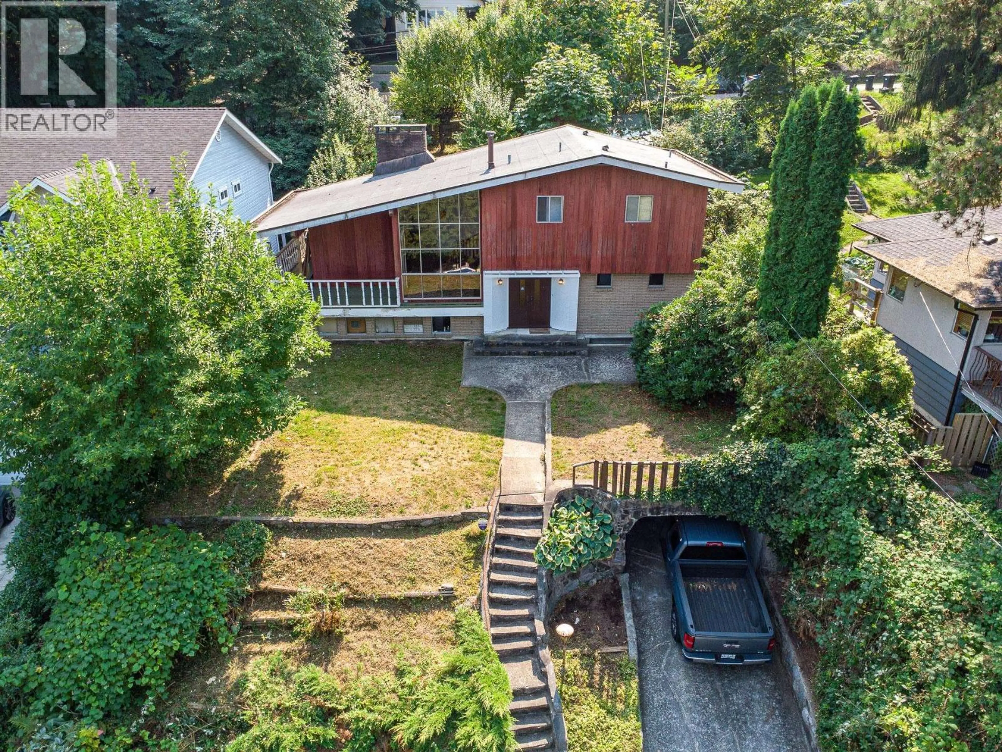 A pic from outside/outdoor area/front of a property/back of a property/a pic from drone, street for 2337 ST GEORGE STREET, Port Moody British Columbia V3H2G3