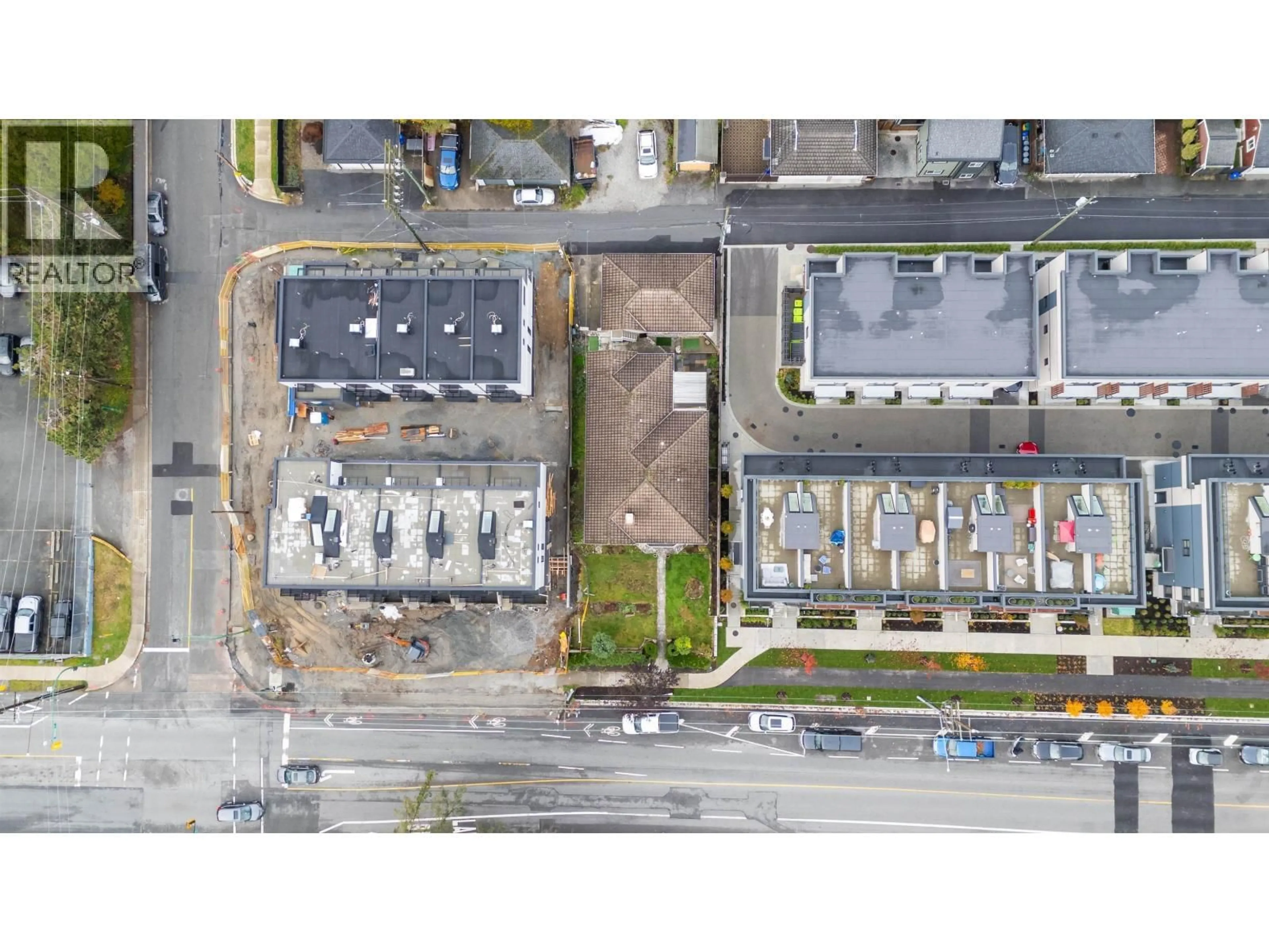 A pic from outside/outdoor area/front of a property/back of a property/a pic from drone, street for 612 3RD STREET, North Vancouver British Columbia V7L1G7