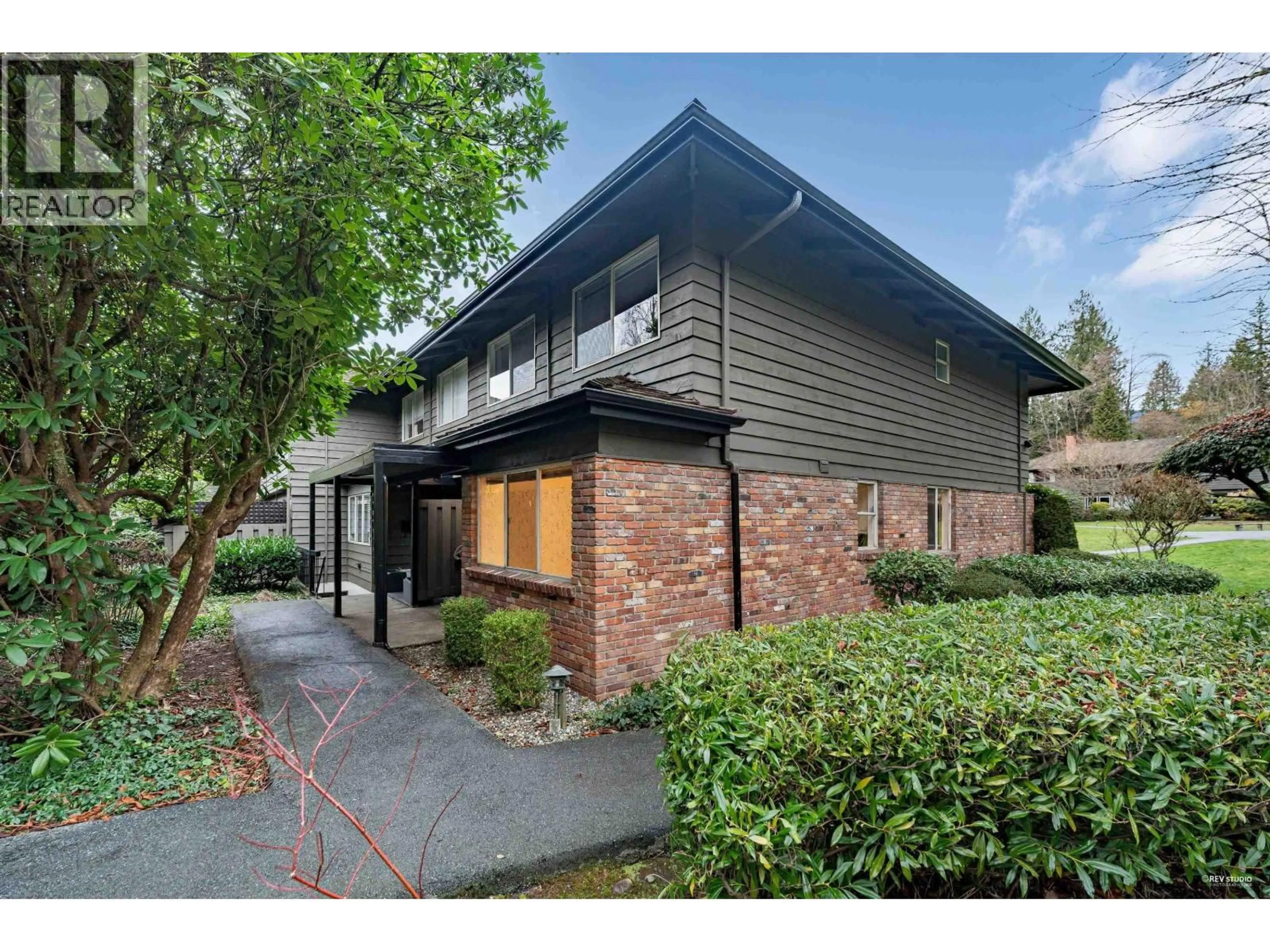 Home with brick exterior material, street for 1109 - 235 KEITH ROAD, West Vancouver British Columbia V7T1M7