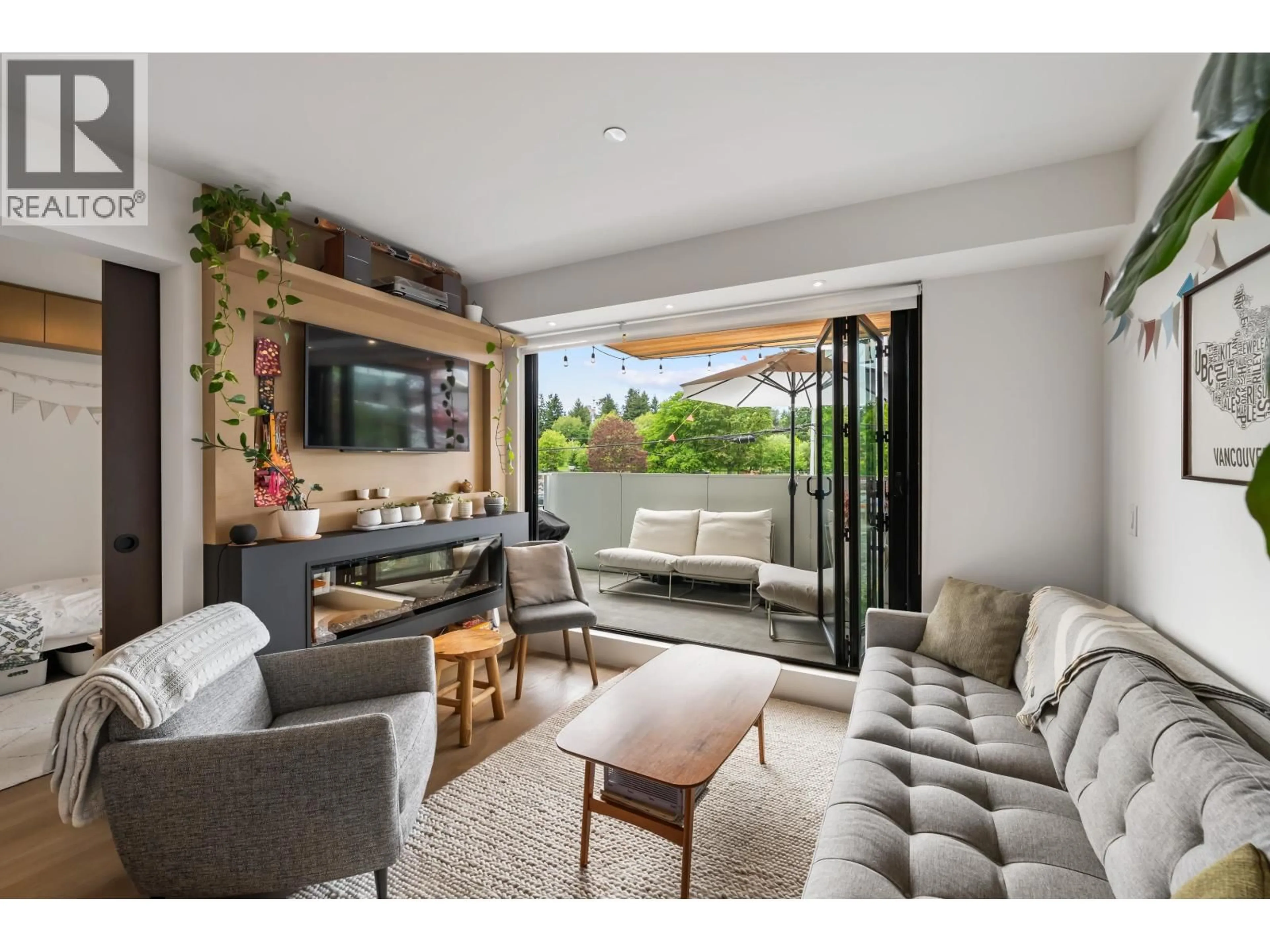 Living room with furniture, unknown for 201 - 5089 QUEBEC STREET, Vancouver British Columbia V5W0E5