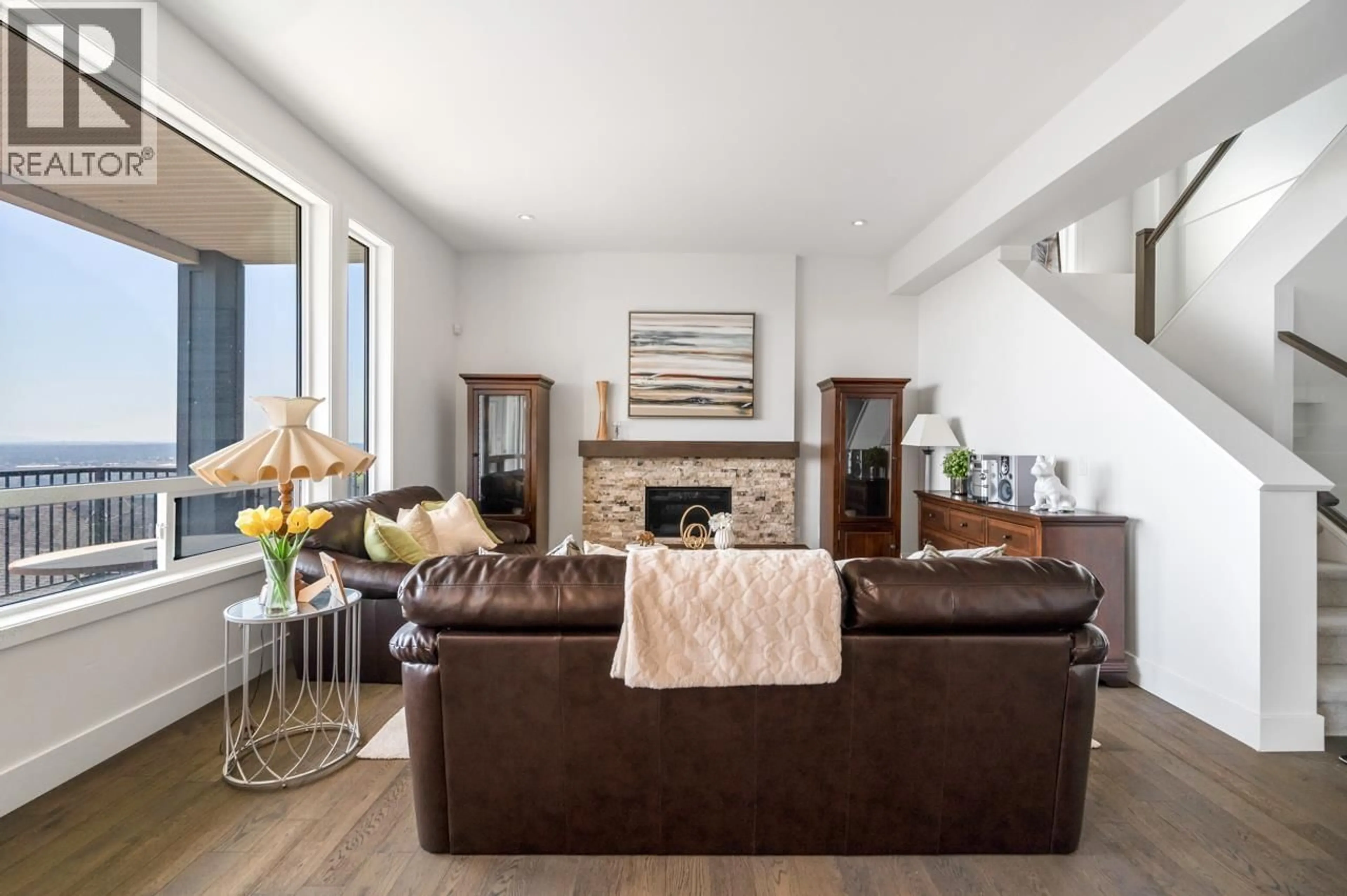 Living room with furniture, wood/laminate floor for 1431 STRAWLINE HILL STREET, Coquitlam British Columbia V3E0L6