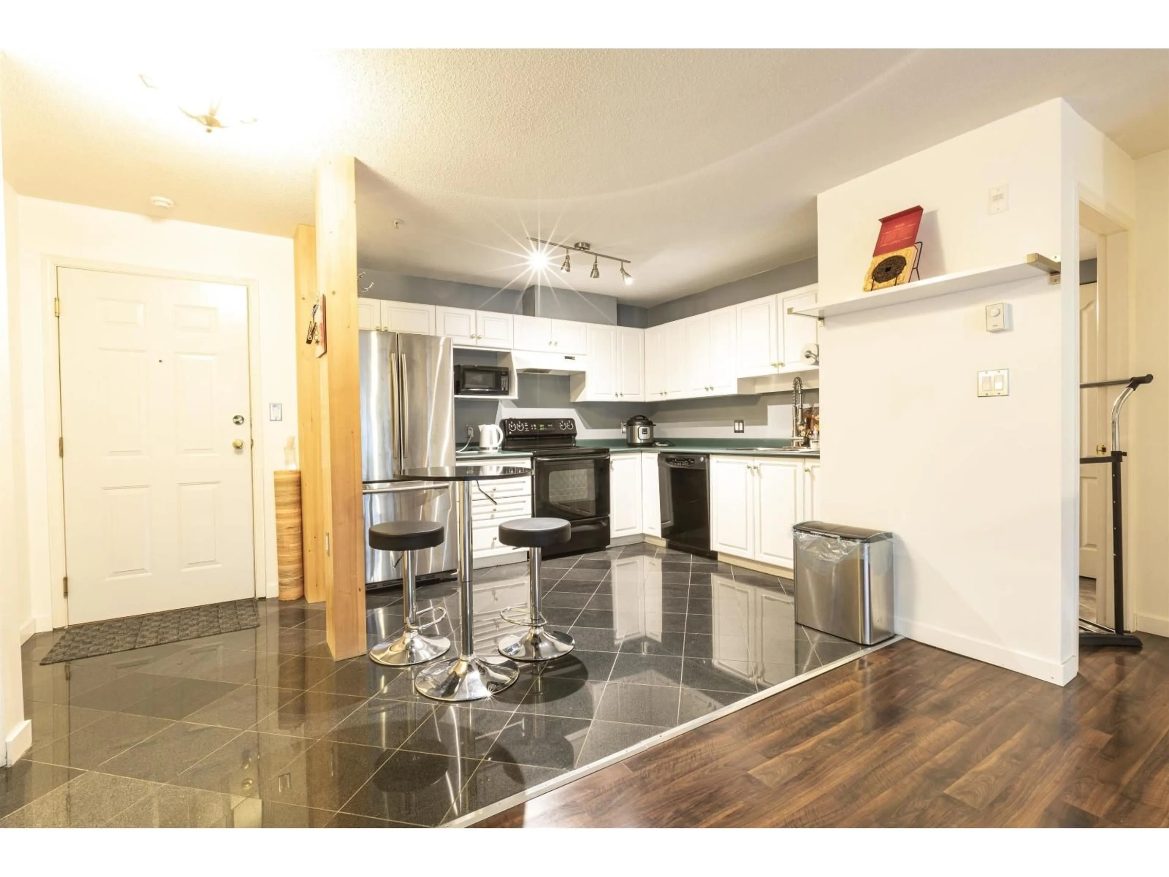 Open concept kitchen, unknown for 210 - 33718 KING ROAD, Abbotsford British Columbia V2S8J3