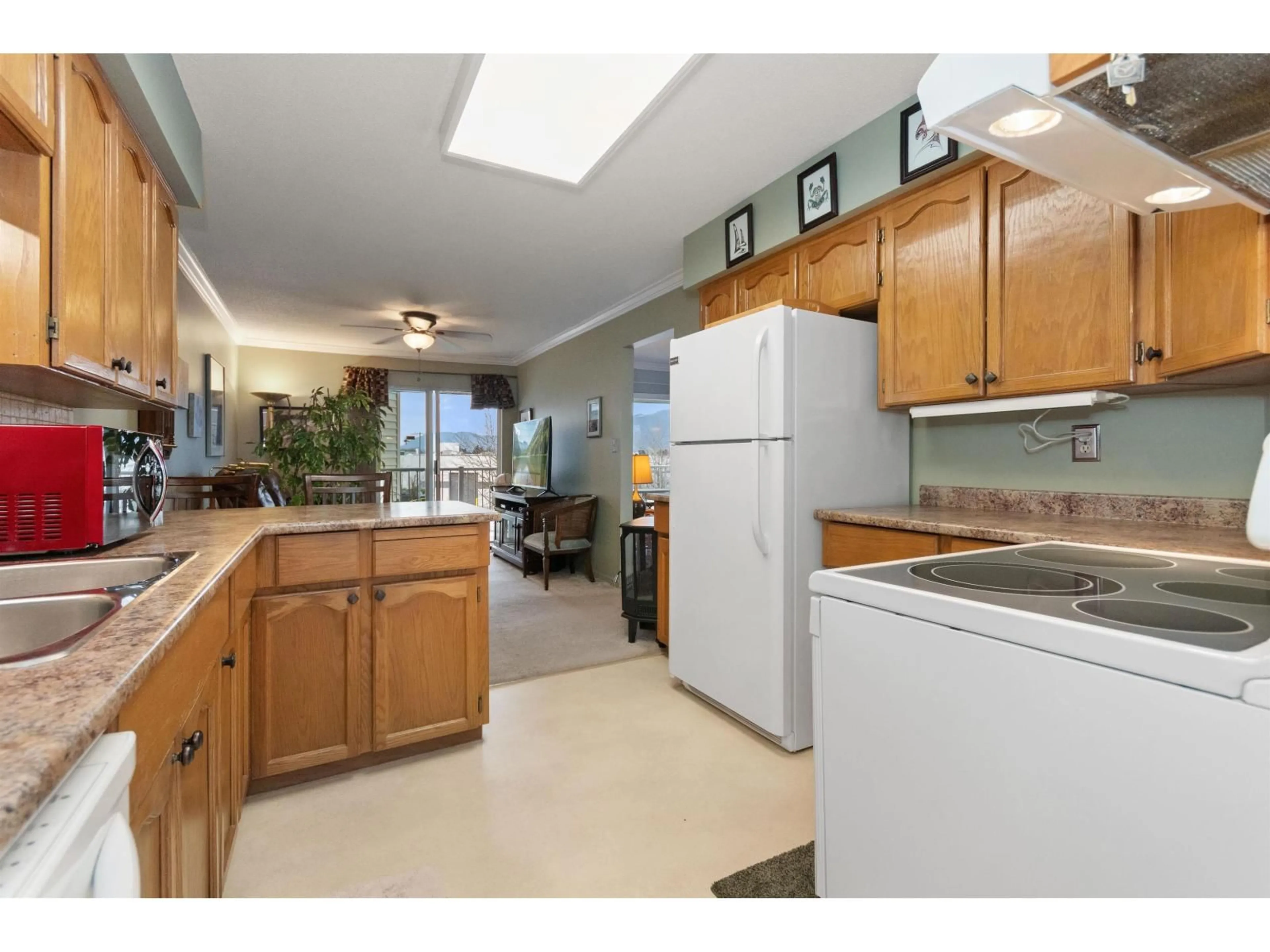 Standard kitchen, unknown for 206 - 8725 ELM DRIVE, Chilliwack British Columbia V2P4Y3