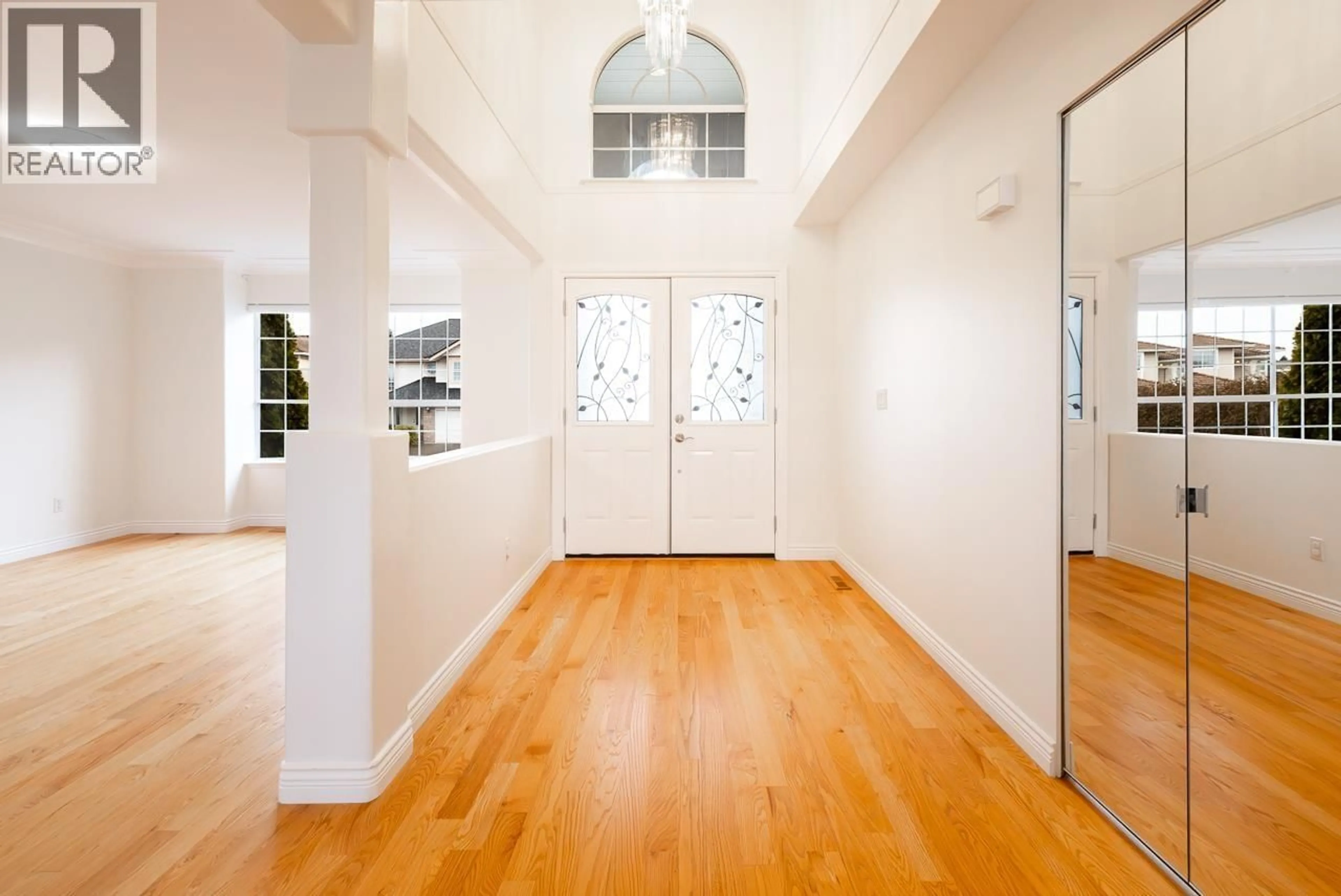 Indoor entryway for 1287 DEWAR WAY, Port Coquitlam British Columbia V3C5Z2