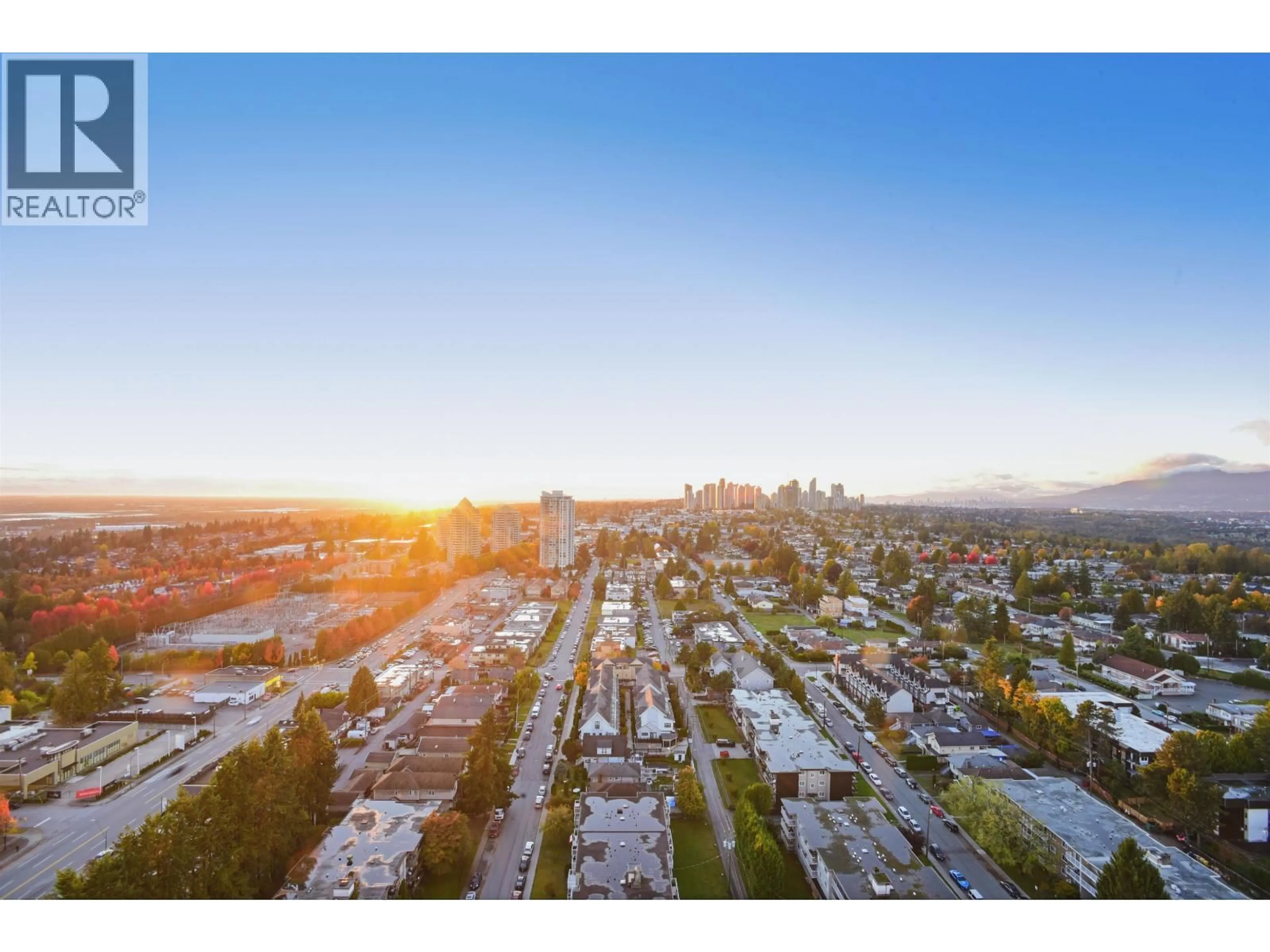 A pic from outside/outdoor area/front of a property/back of a property/a pic from drone, unknown for 3102 - 7088 SALISBURY AVENUE, Burnaby British Columbia V5E0A4