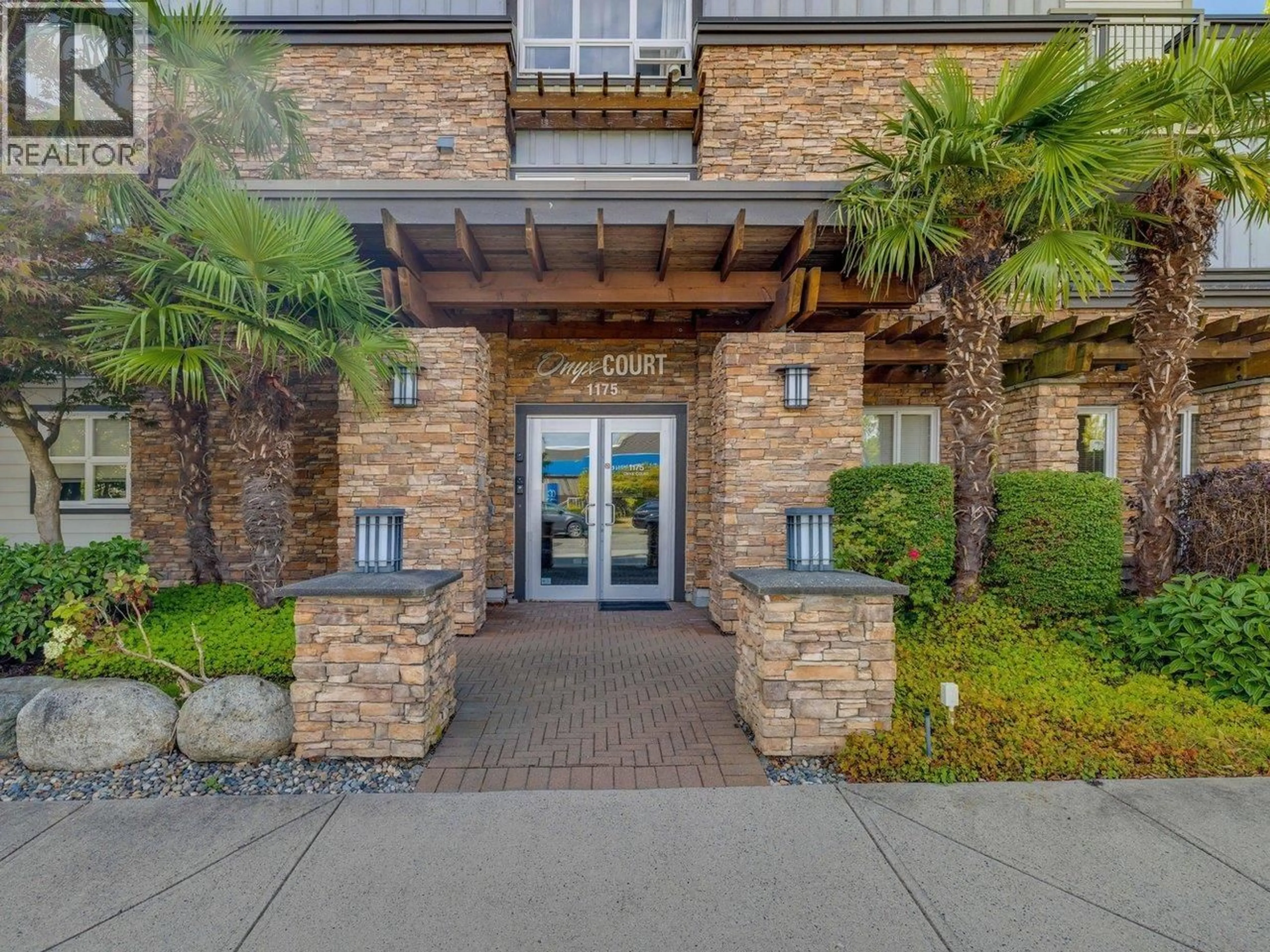 Indoor foyer for 207 - 1175 55 STREET, Tsawwassen British Columbia V4M3J9