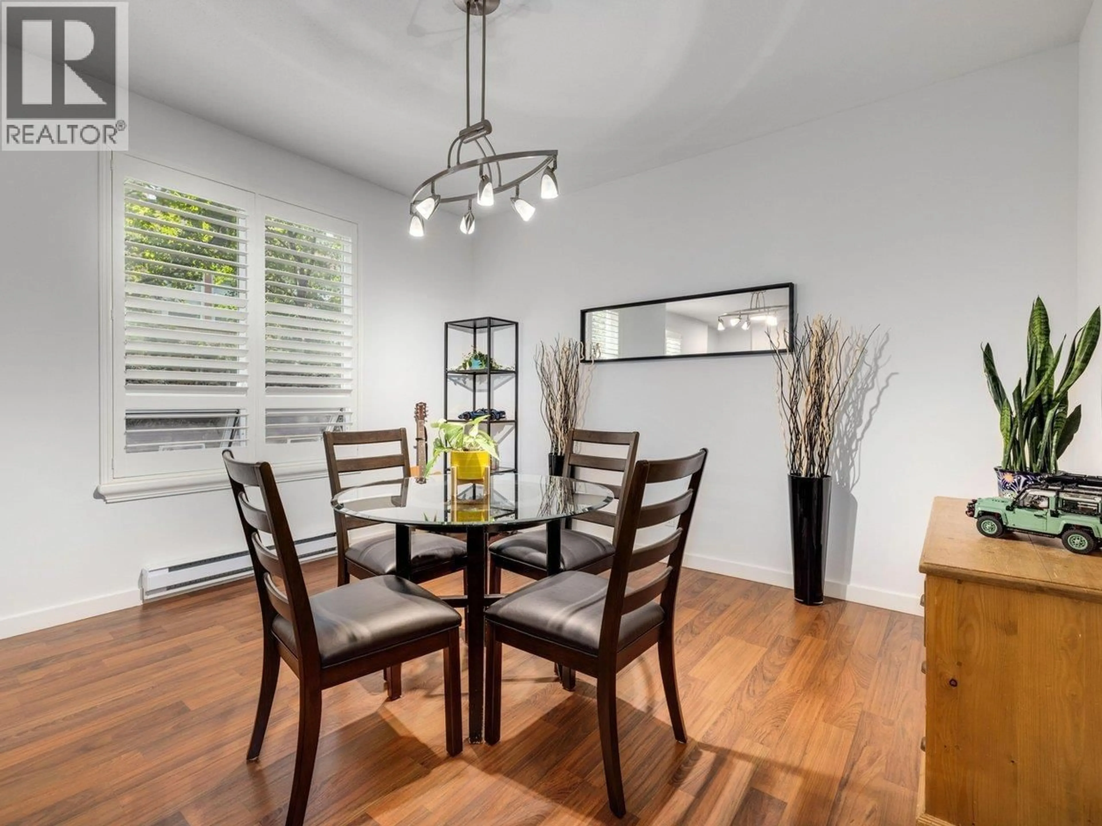 Dining room, wood/laminate floor for 207 - 1175 55 STREET, Tsawwassen British Columbia V4M3J9