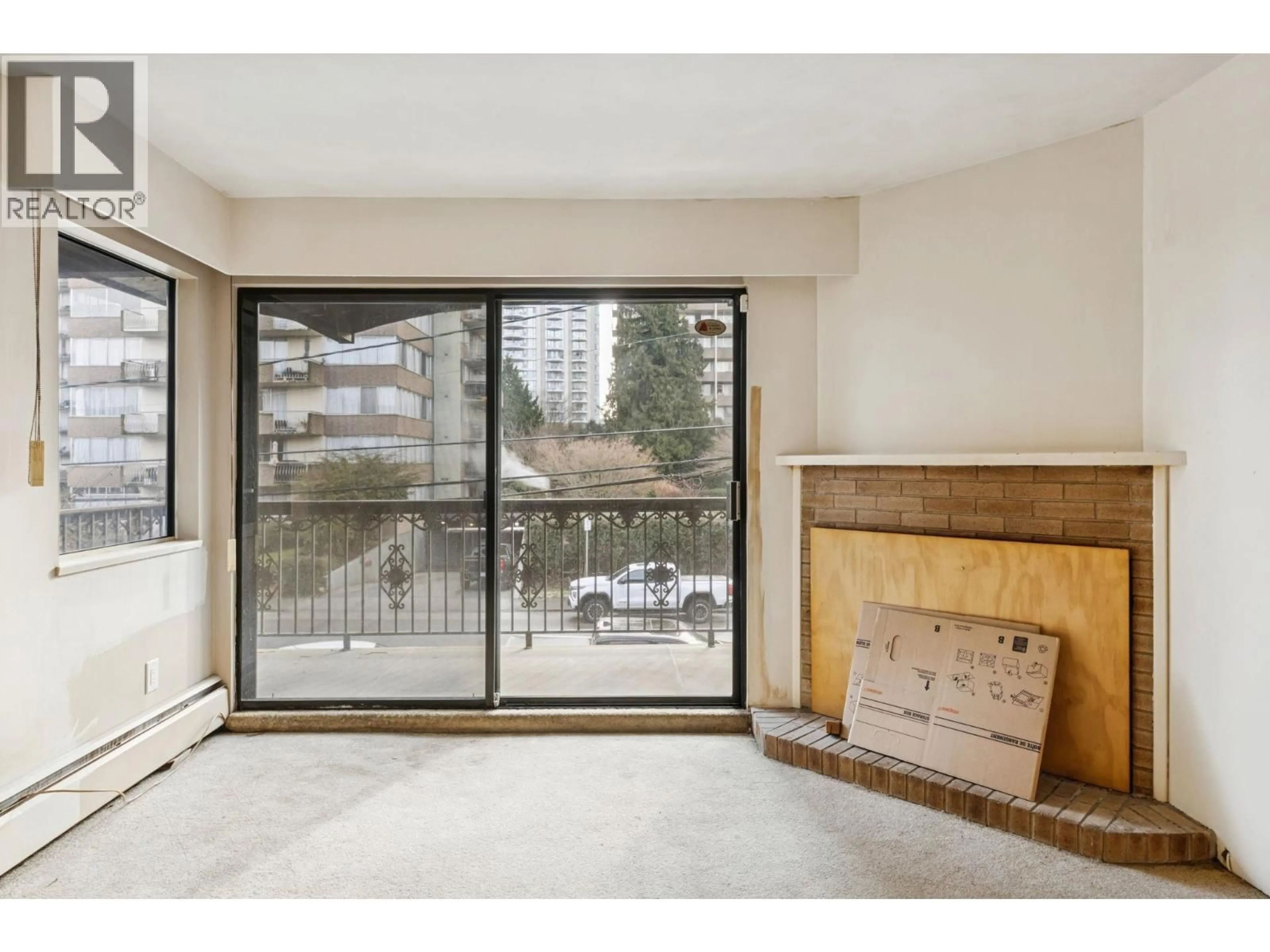 Unknown for 205 - 707 HAMILTON STREET, New Westminster British Columbia V3M2M7