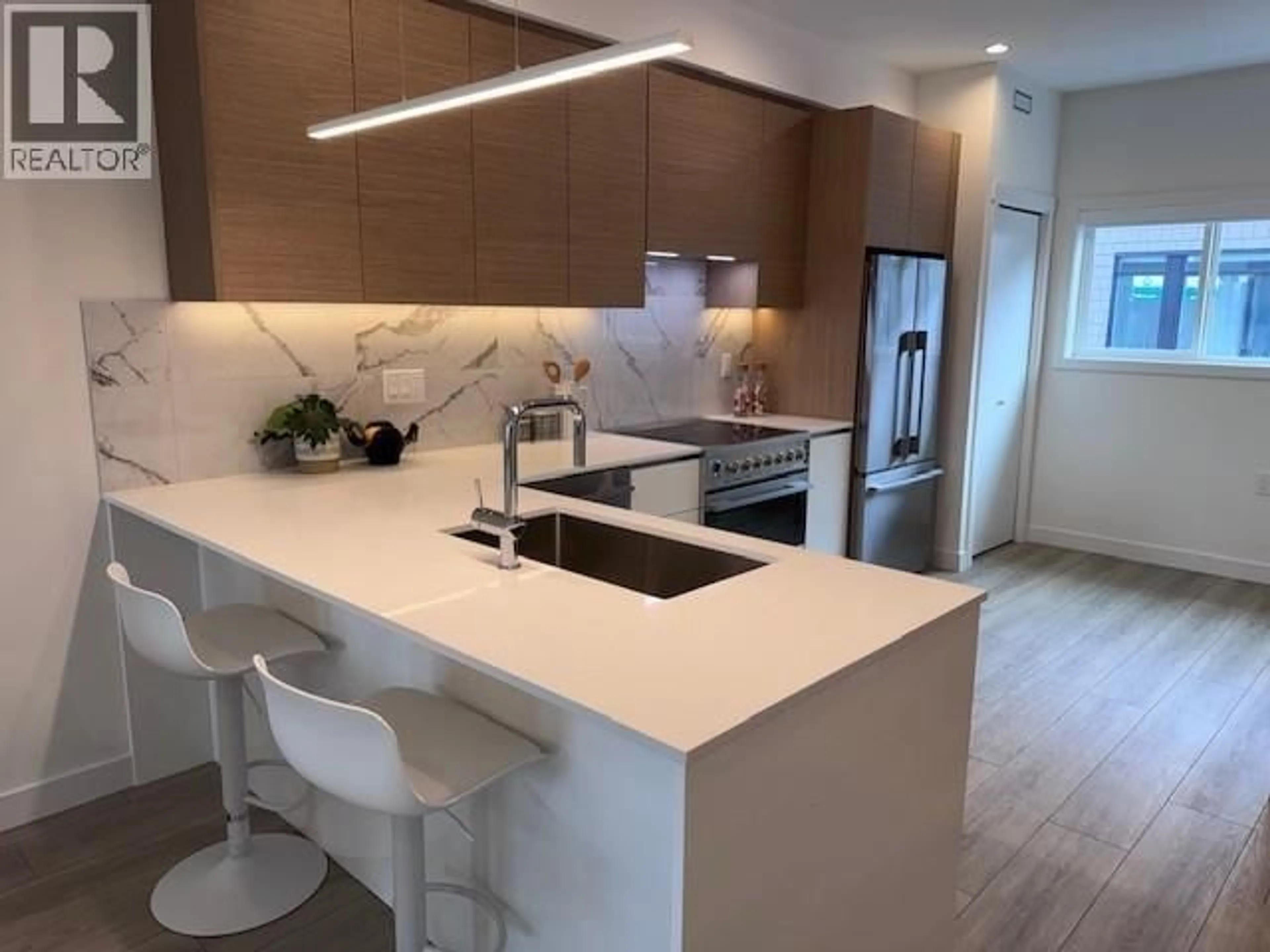 Contemporary kitchen, ceramic/tile floor for 14 - 4337 BOUNDARY ROAD, Richmond British Columbia V6V0C4