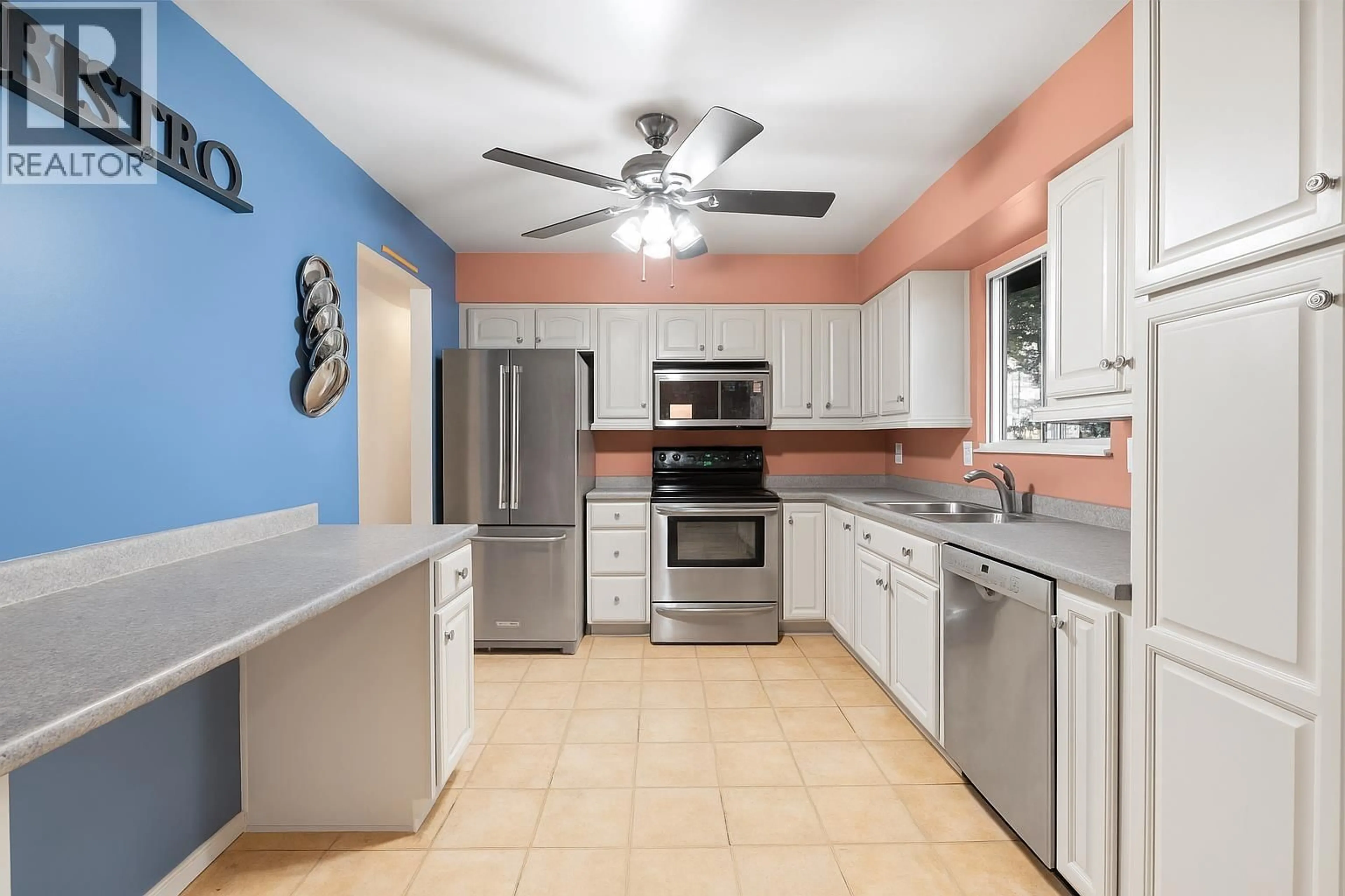 Standard kitchen, ceramic/tile floor for 11829 218 STREET, Maple Ridge British Columbia V2X7W1