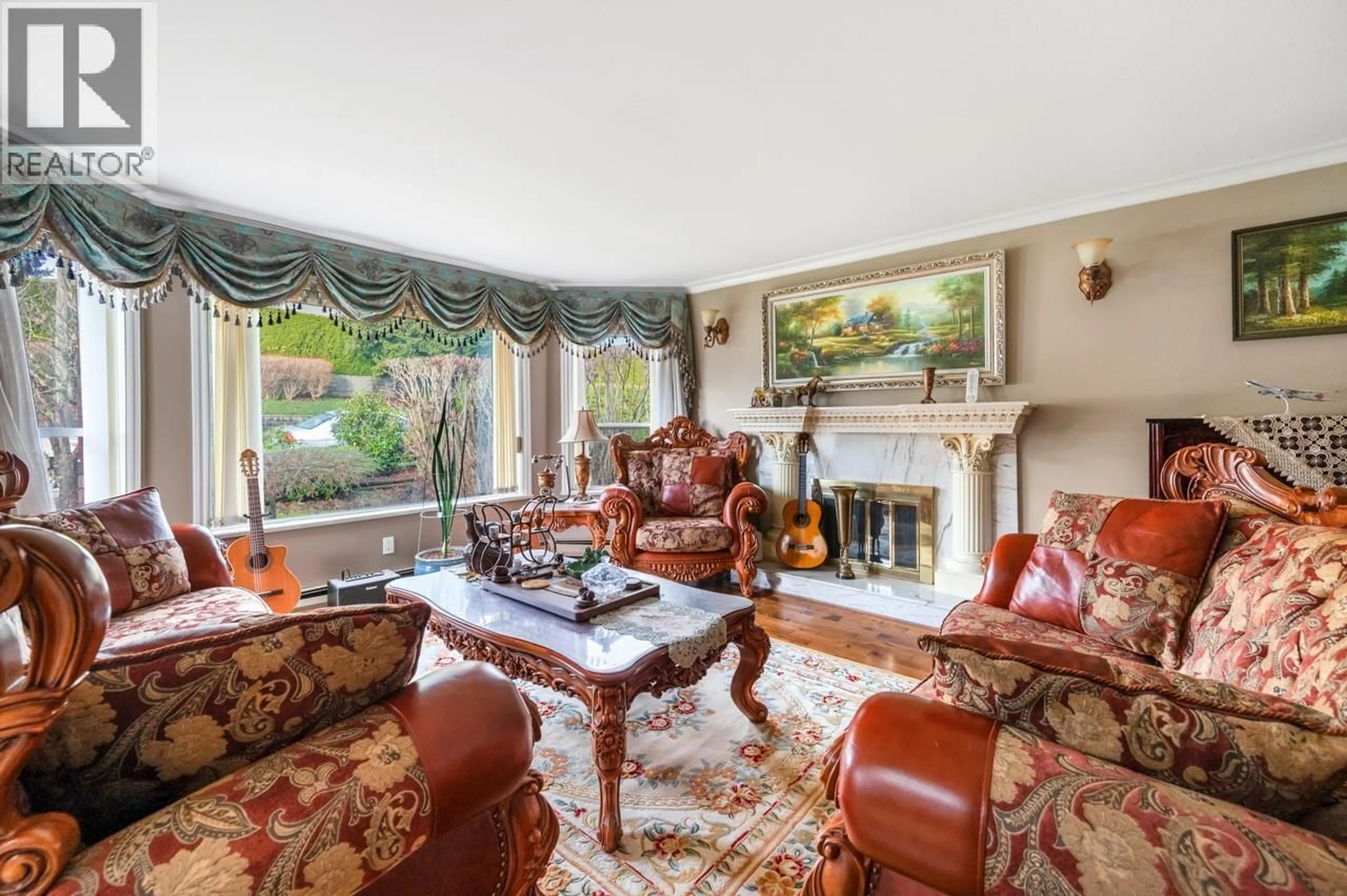 Living room with furniture, unknown for 7974 12TH AVENUE, Burnaby British Columbia V3N2K7