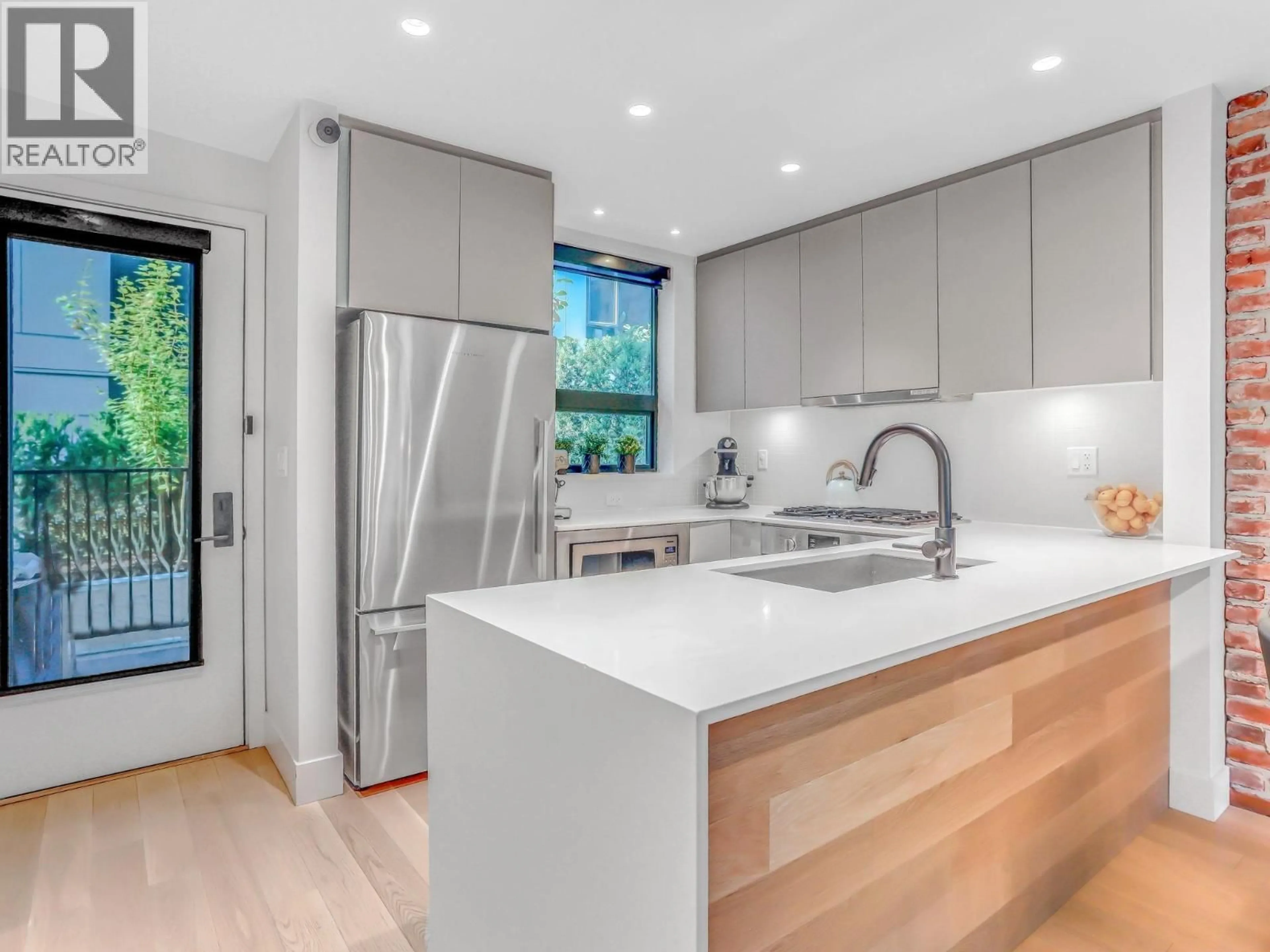 Contemporary kitchen, unknown for 3 - 83 MOODY STREET, Port Moody British Columbia V3H0K7