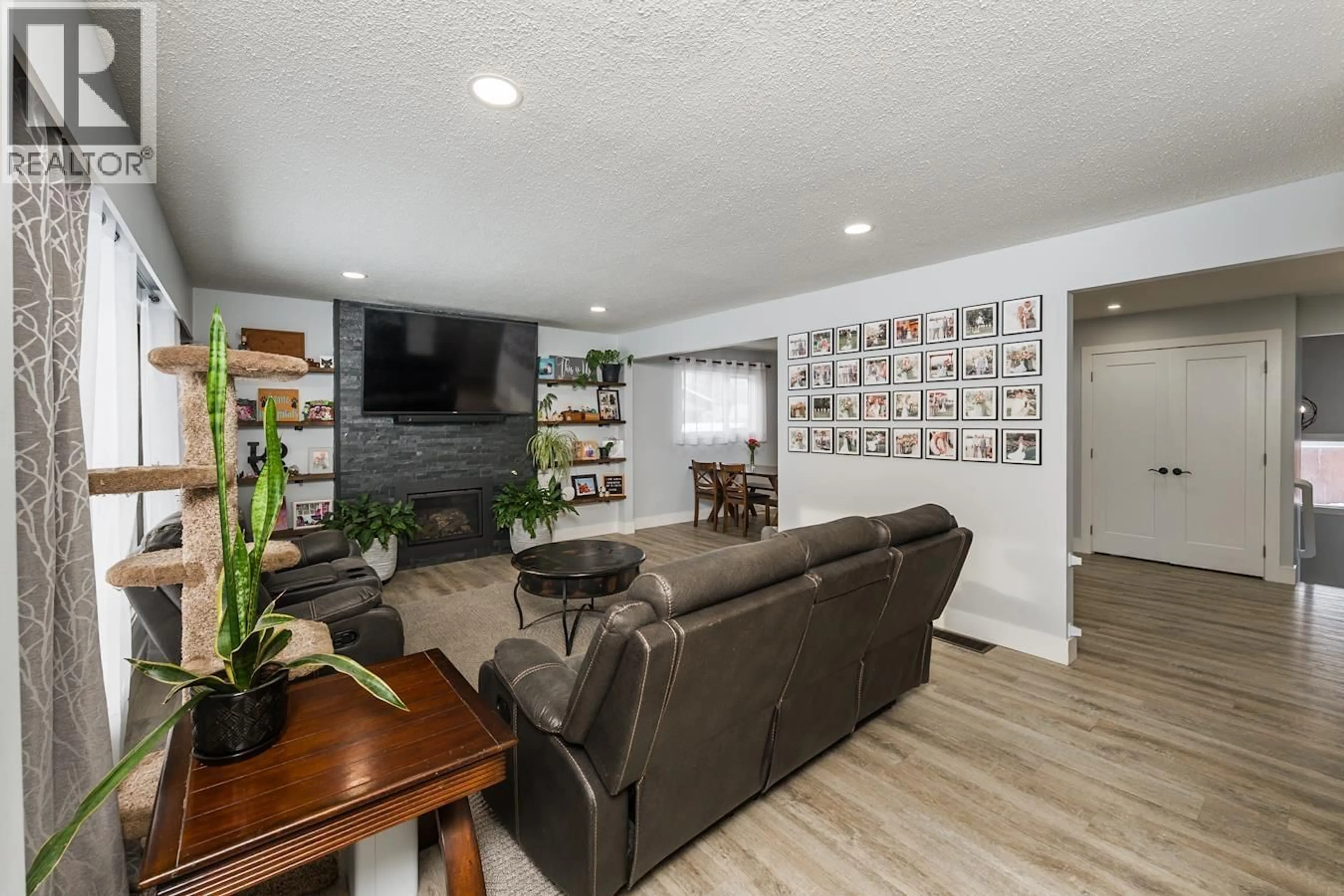 Living room with furniture, unknown for 523 WILLIAMS CRESCENT, Prince George British Columbia V2N1Y2