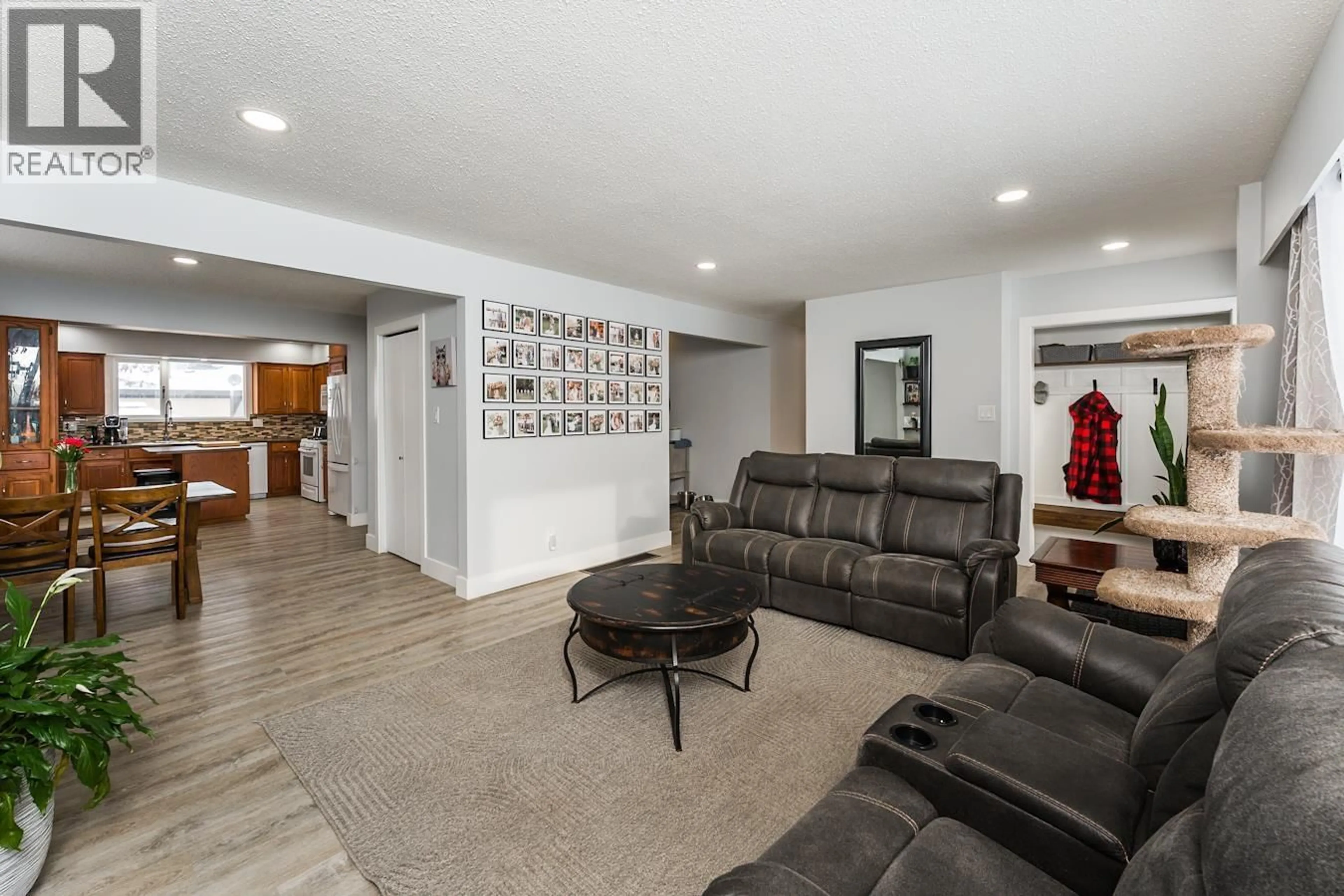 Living room with furniture, unknown for 523 WILLIAMS CRESCENT, Prince George British Columbia V2N1Y2