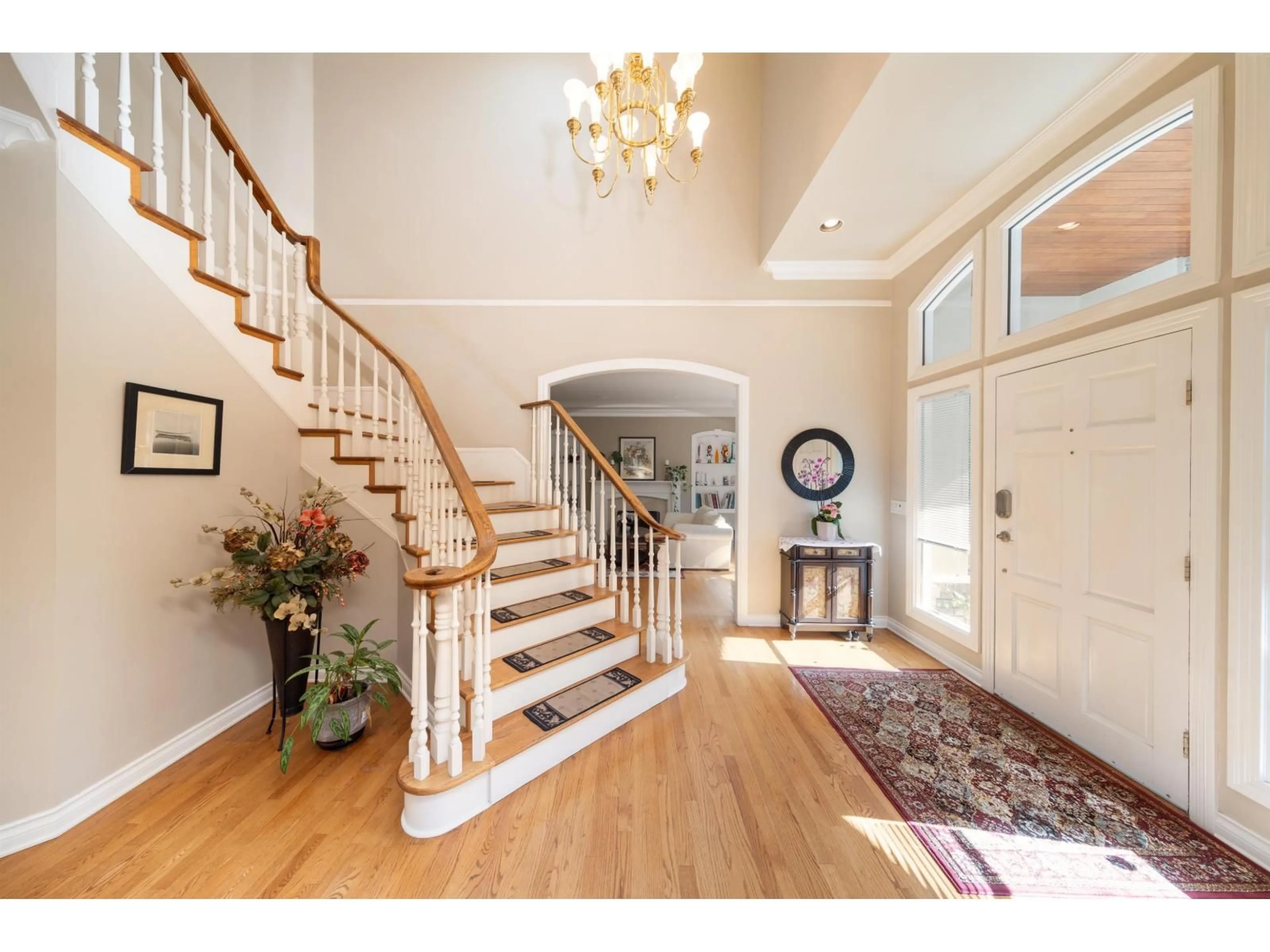 Indoor entryway for 2065 132A STREET, Surrey British Columbia V4A9K2