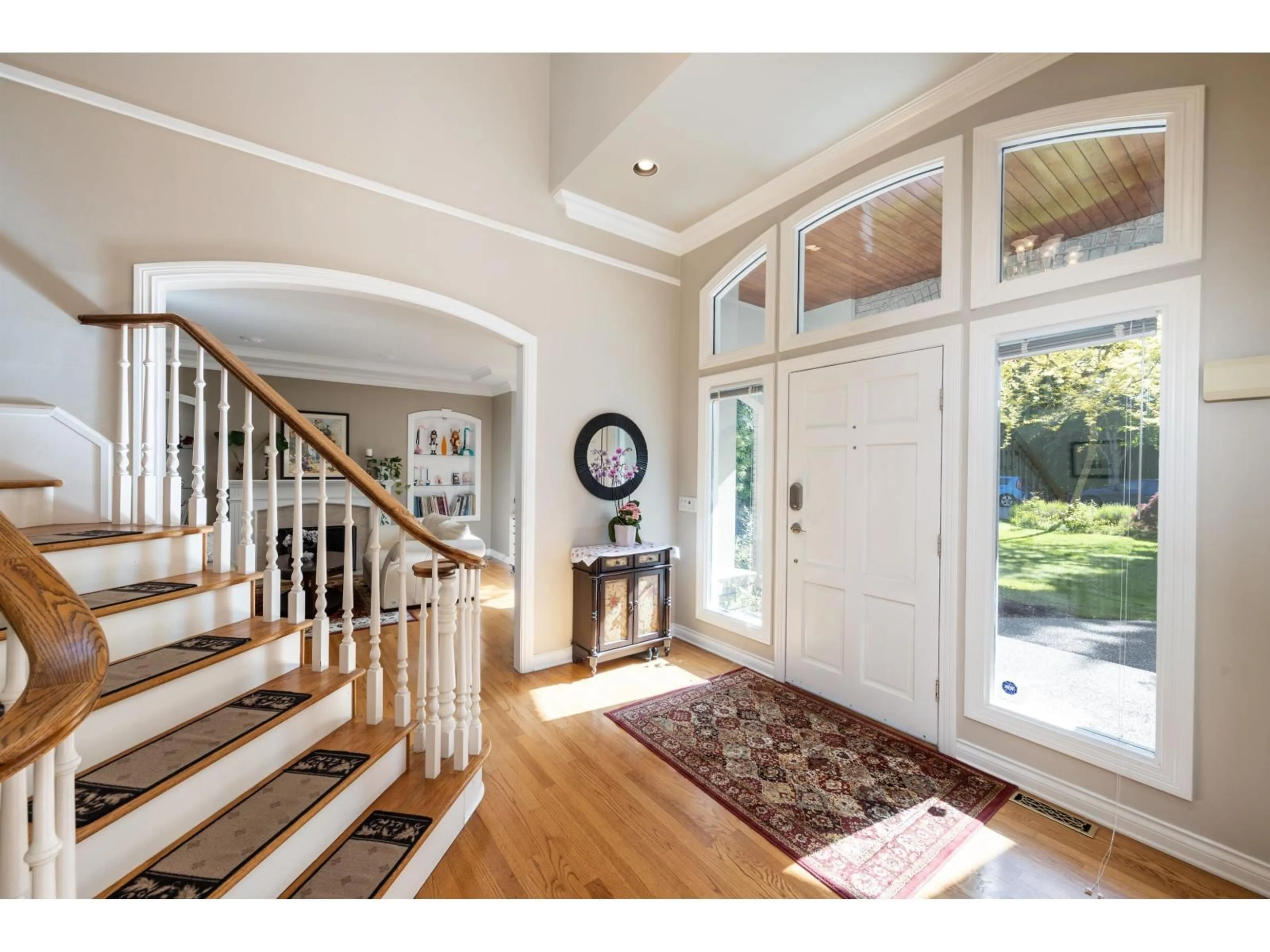 Indoor entryway for 2065 132A STREET, Surrey British Columbia V4A9K2