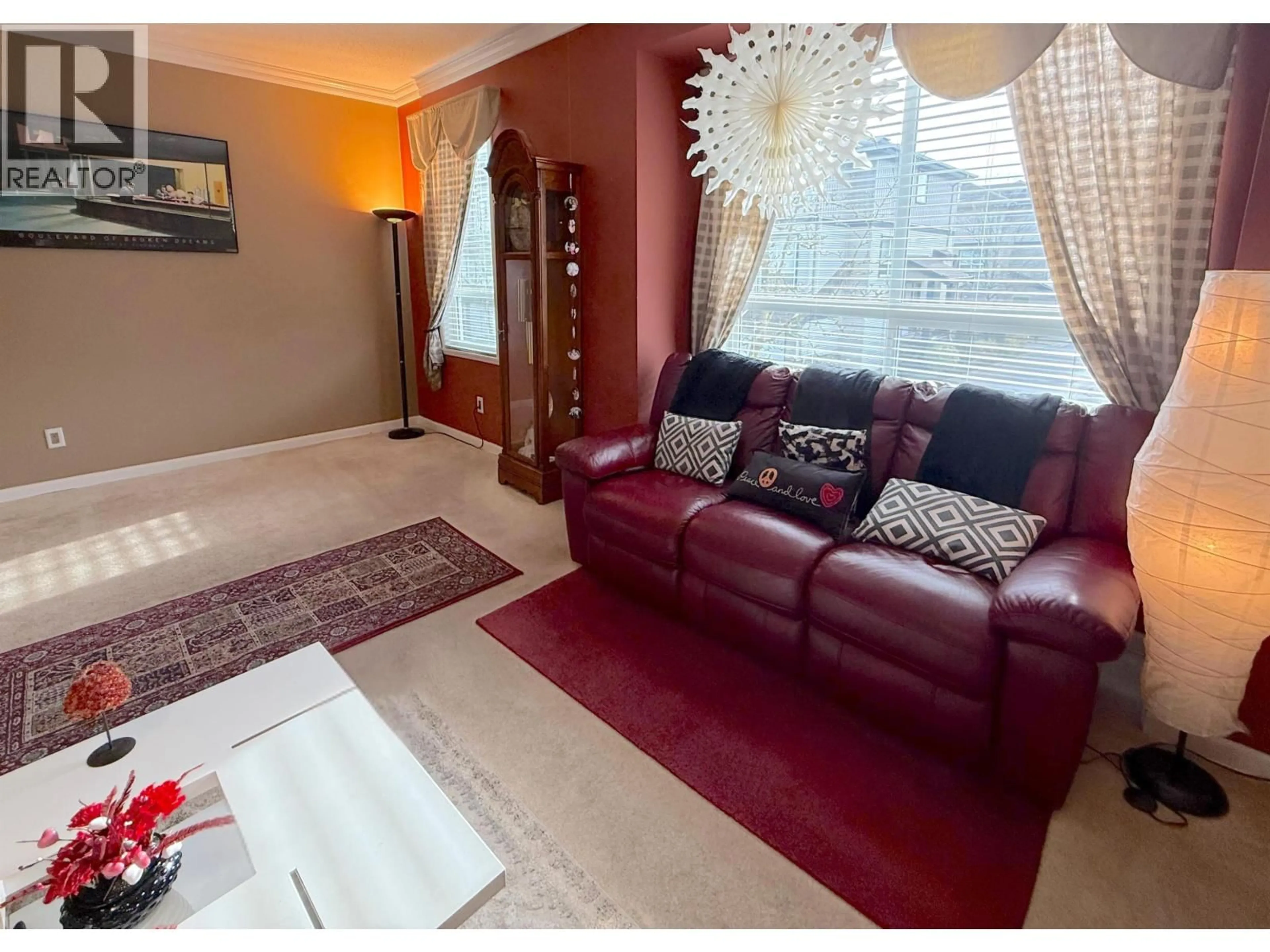 Living room with furniture, unknown for 10 - 3127 SKEENA STREET, Port Coquitlam British Columbia V3B8G5