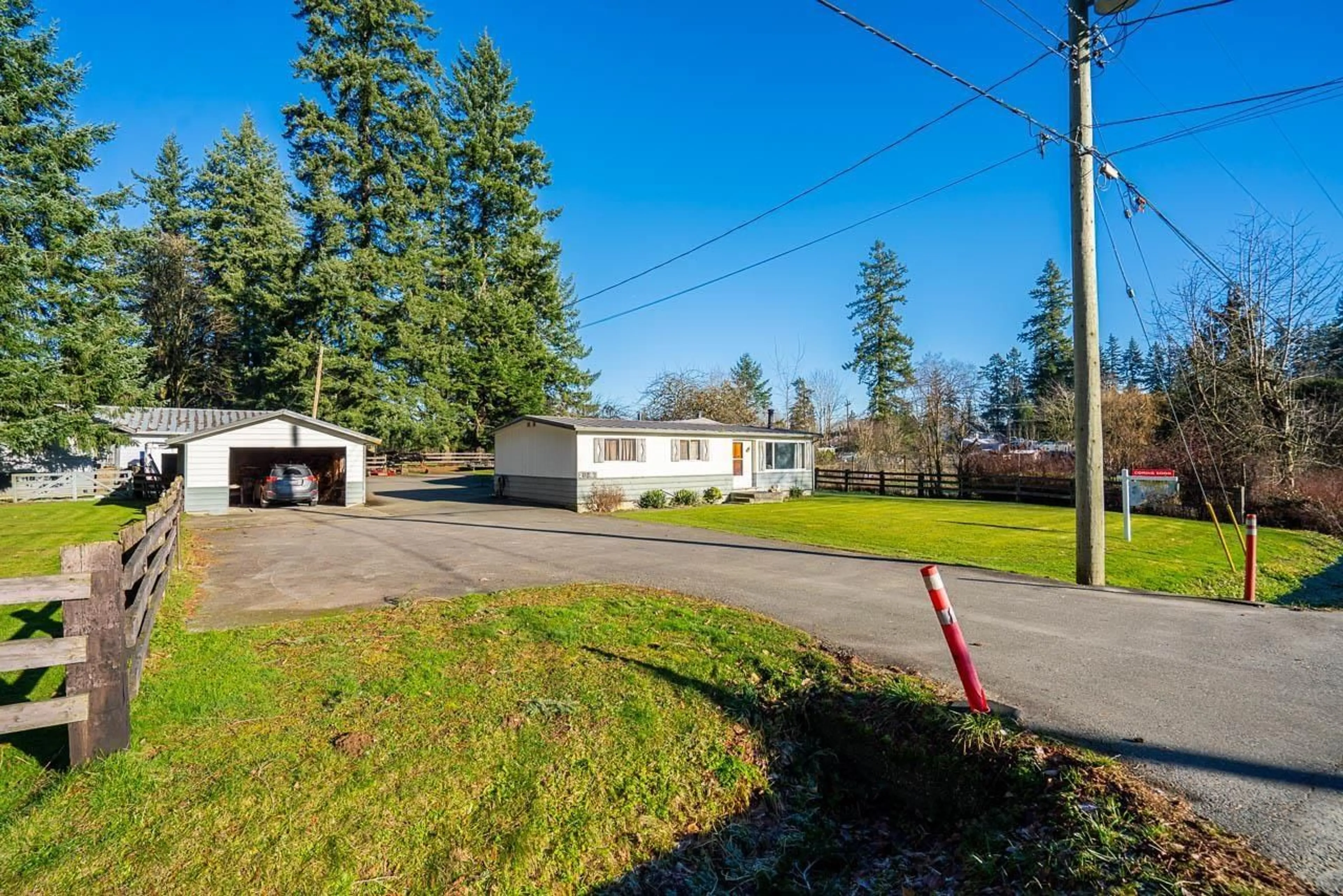 A pic from outside/outdoor area/front of a property/back of a property/a pic from drone, unknown for 26267 64 AVENUE, Langley British Columbia V4W1M3