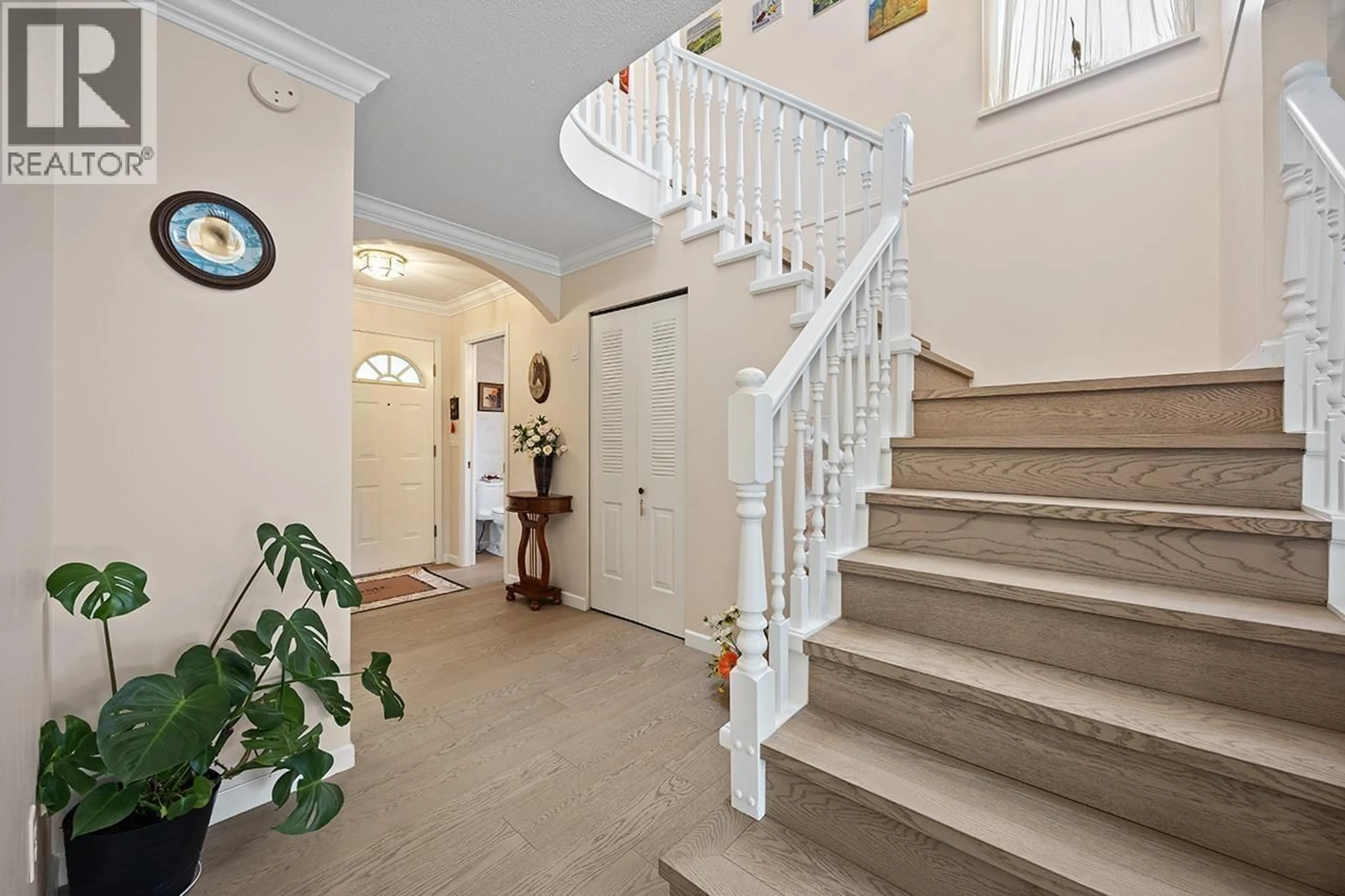 Indoor foyer for 43 - 8720 GENERAL CURRIE ROAD, Richmond British Columbia V6Y3V8