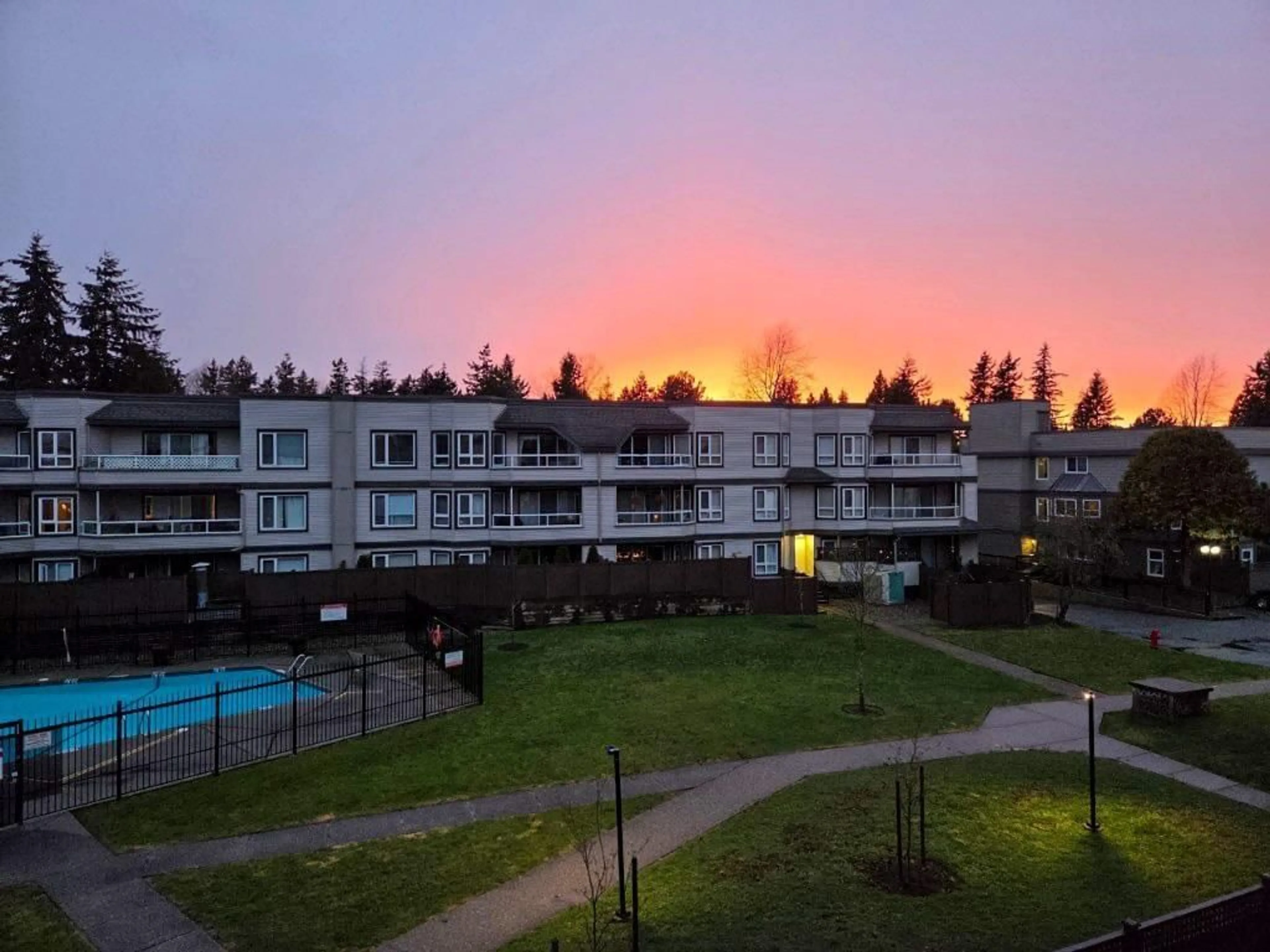 A pic from outside/outdoor area/front of a property/back of a property/a pic from drone, mountain view for 321 - 1850 SOUTHMERE CRESCENT EAST, Surrey British Columbia V4A6Y6