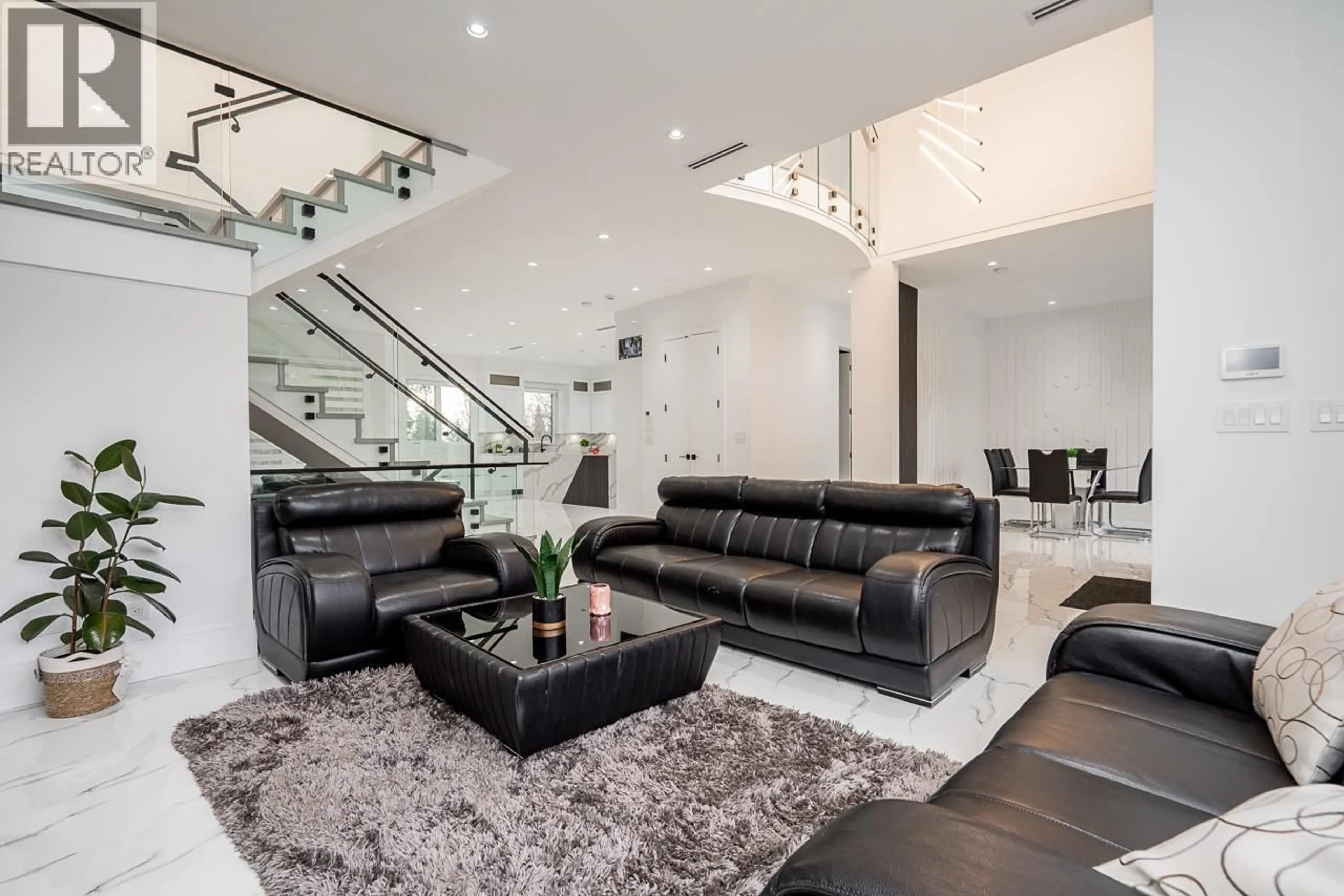 Unknown for 3846 SOUTHWOOD STREET, Burnaby British Columbia V5J2E2