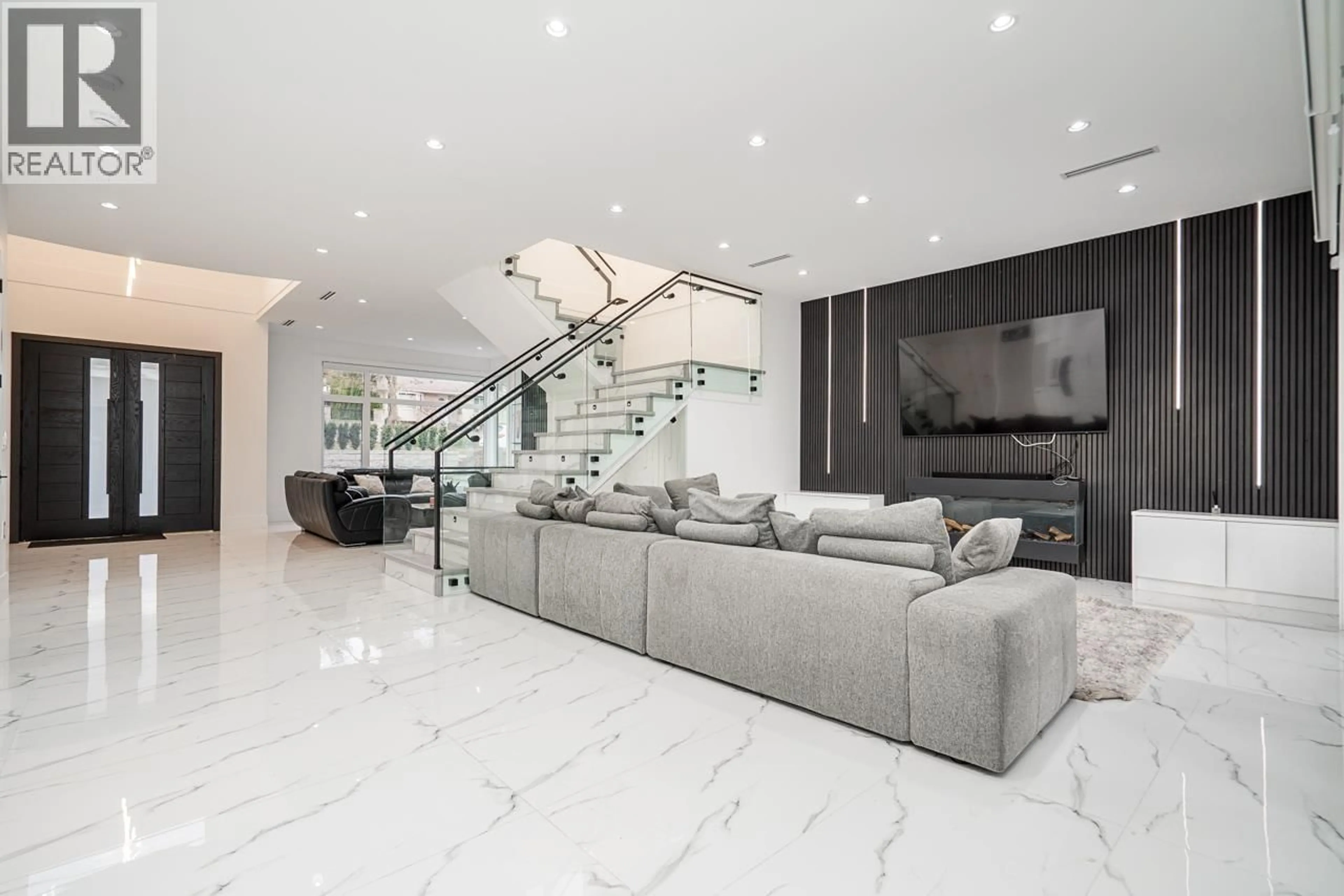 Unknown for 3846 SOUTHWOOD STREET, Burnaby British Columbia V5J2E2