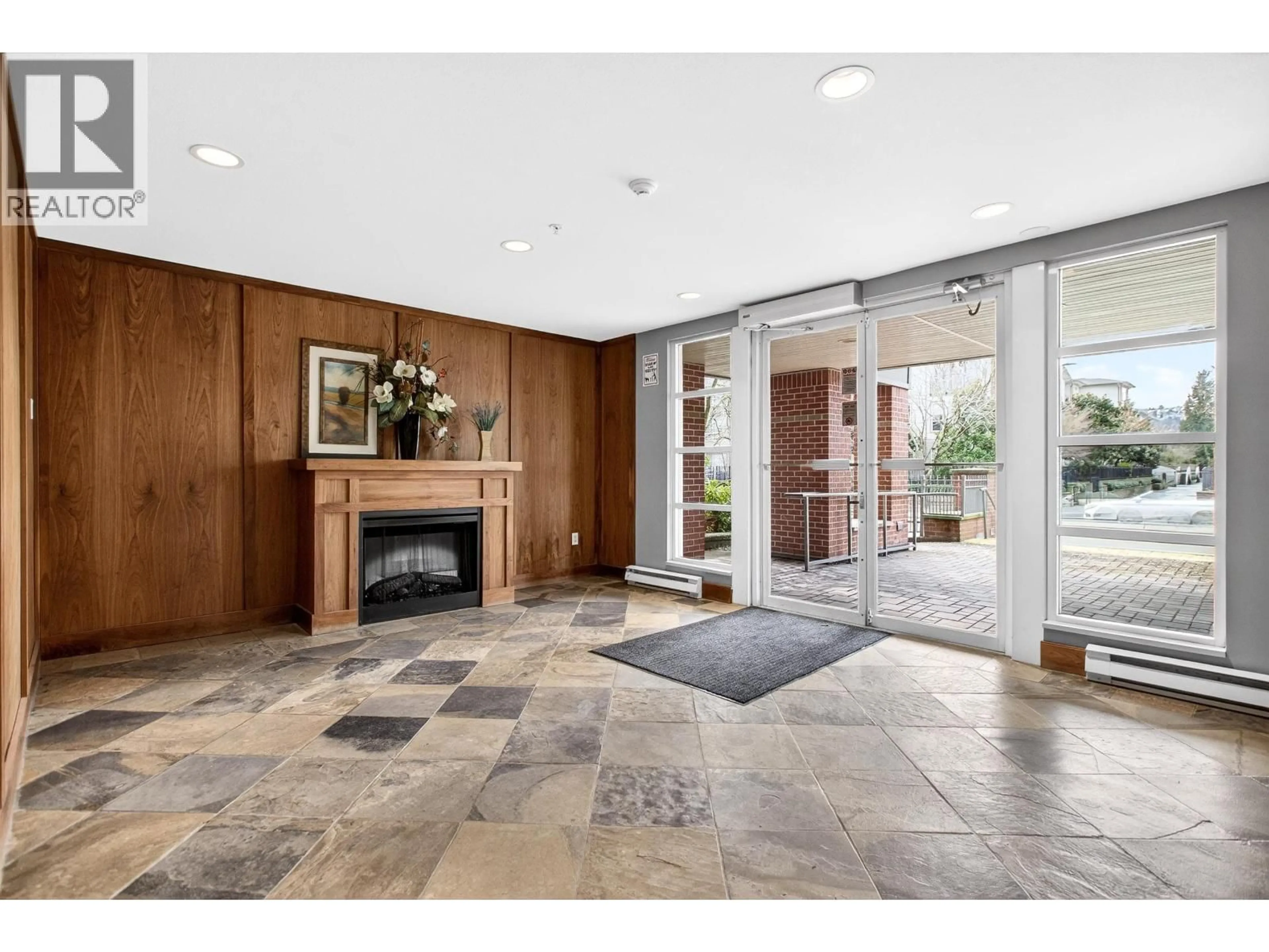 Indoor foyer for 311 - 2478 SHAUGHNESSY STREET, Port Coquitlam British Columbia V3C0A1