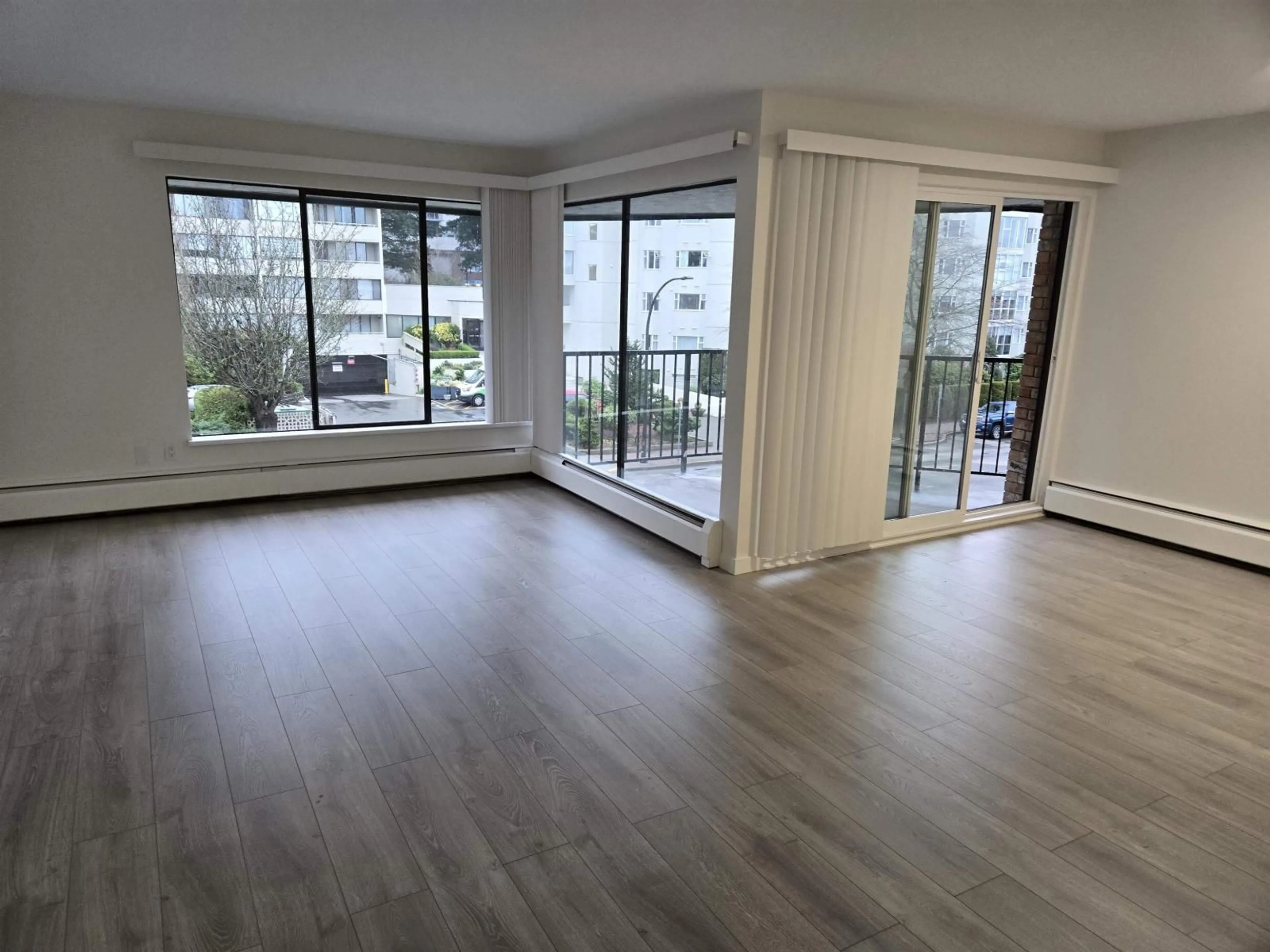 A pic of a room for 404 - 1437 FOSTER STREET, White Rock British Columbia V4B3X6