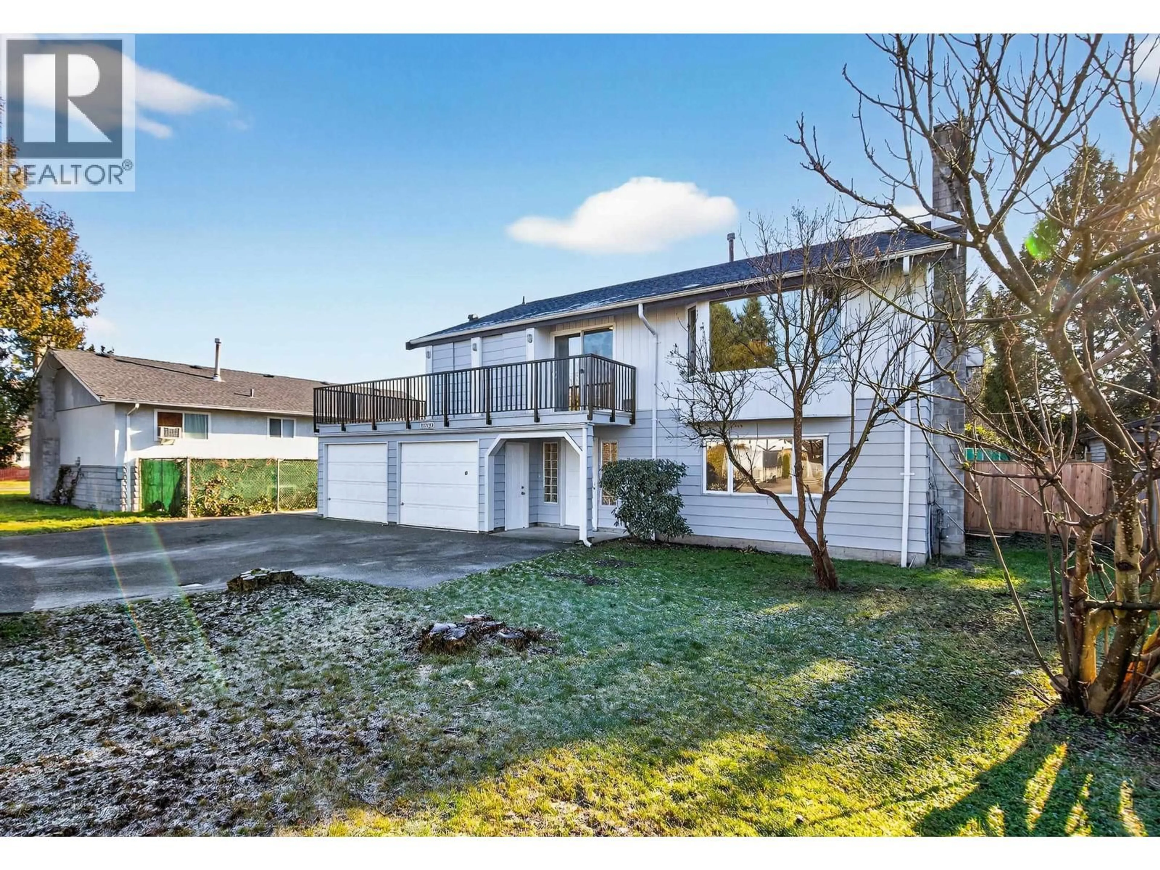 A pic from outside/outdoor area/front of a property/back of a property/a pic from drone, street for 18950 FORD ROAD, Pitt Meadows British Columbia V3Y1X1