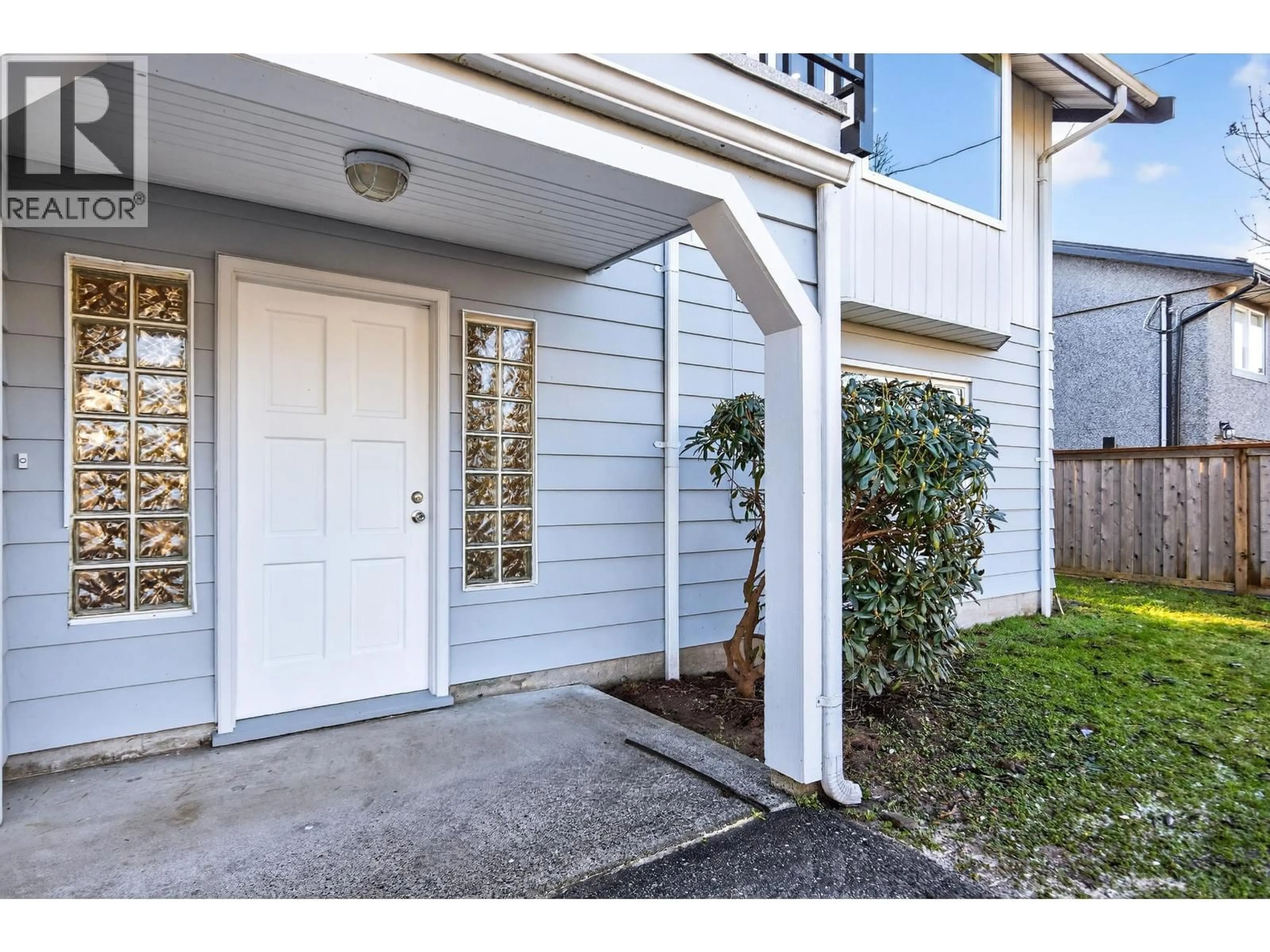 Indoor entryway for 18950 FORD ROAD, Pitt Meadows British Columbia V3Y1X1