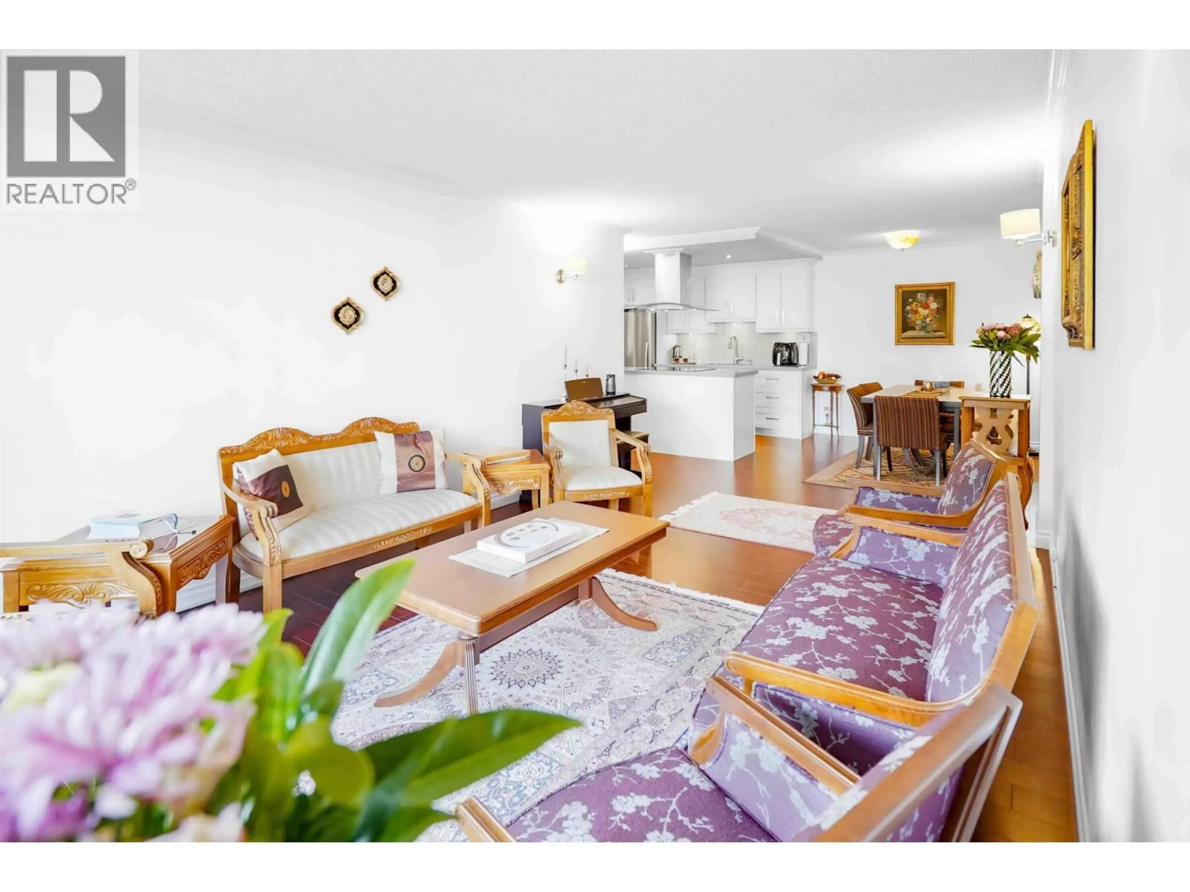 Dining room, wood/laminate floor for 306 - 2020 FULLERTON AVENUE, North Vancouver British Columbia V7P3G3