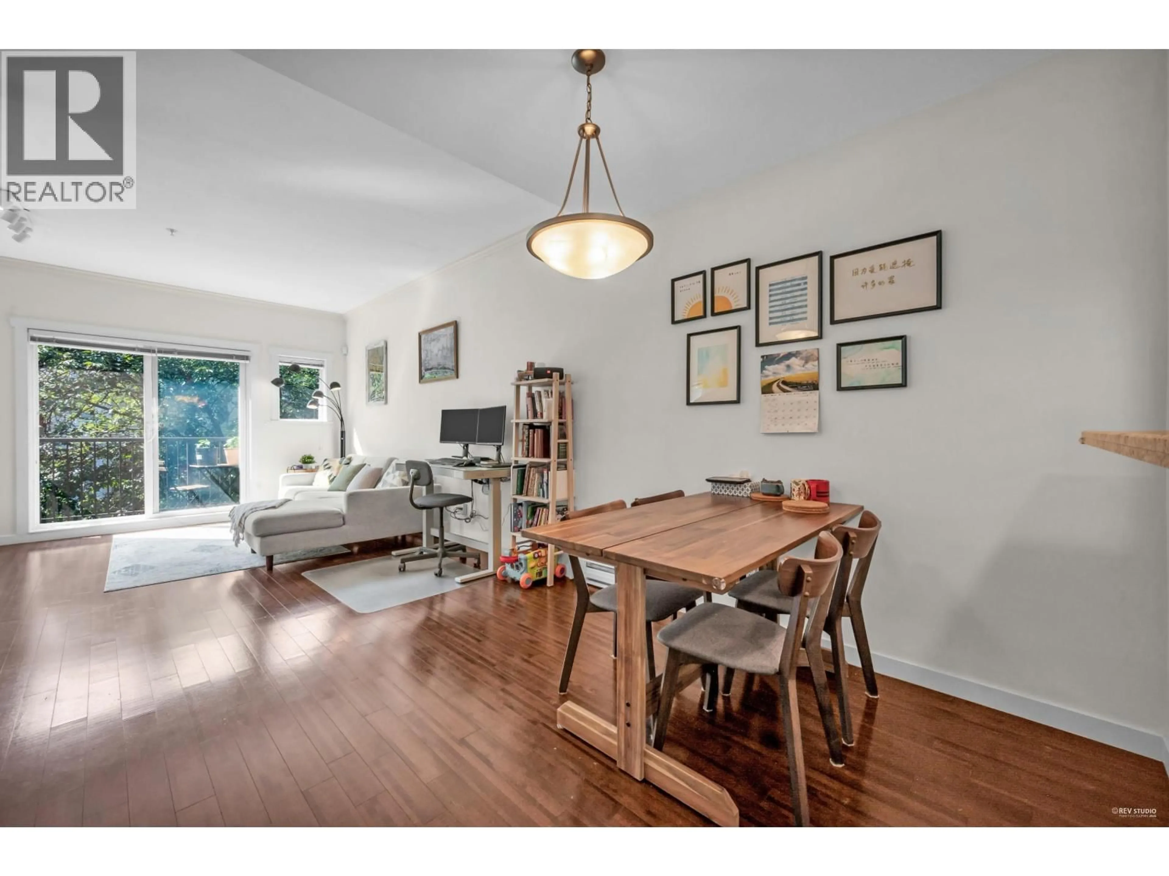 Dining room, wood/laminate floor for 10 - 6888 RUMBLE STREET, Burnaby British Columbia V5E1A8