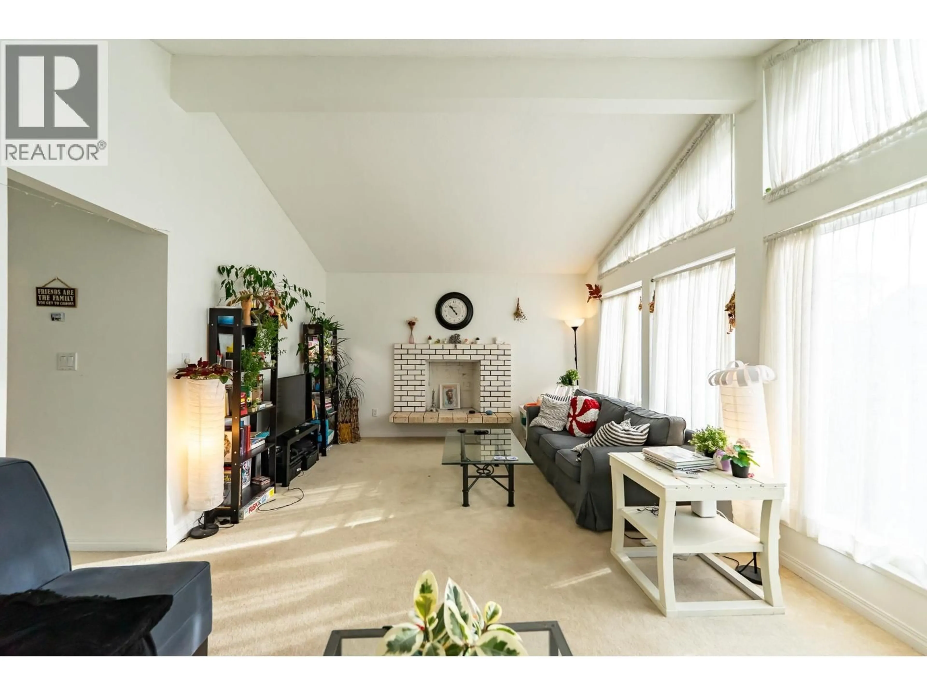 Living room with furniture, wood/laminate floor for 3488 HIGHBURY STREET, Vancouver British Columbia V6S2L4