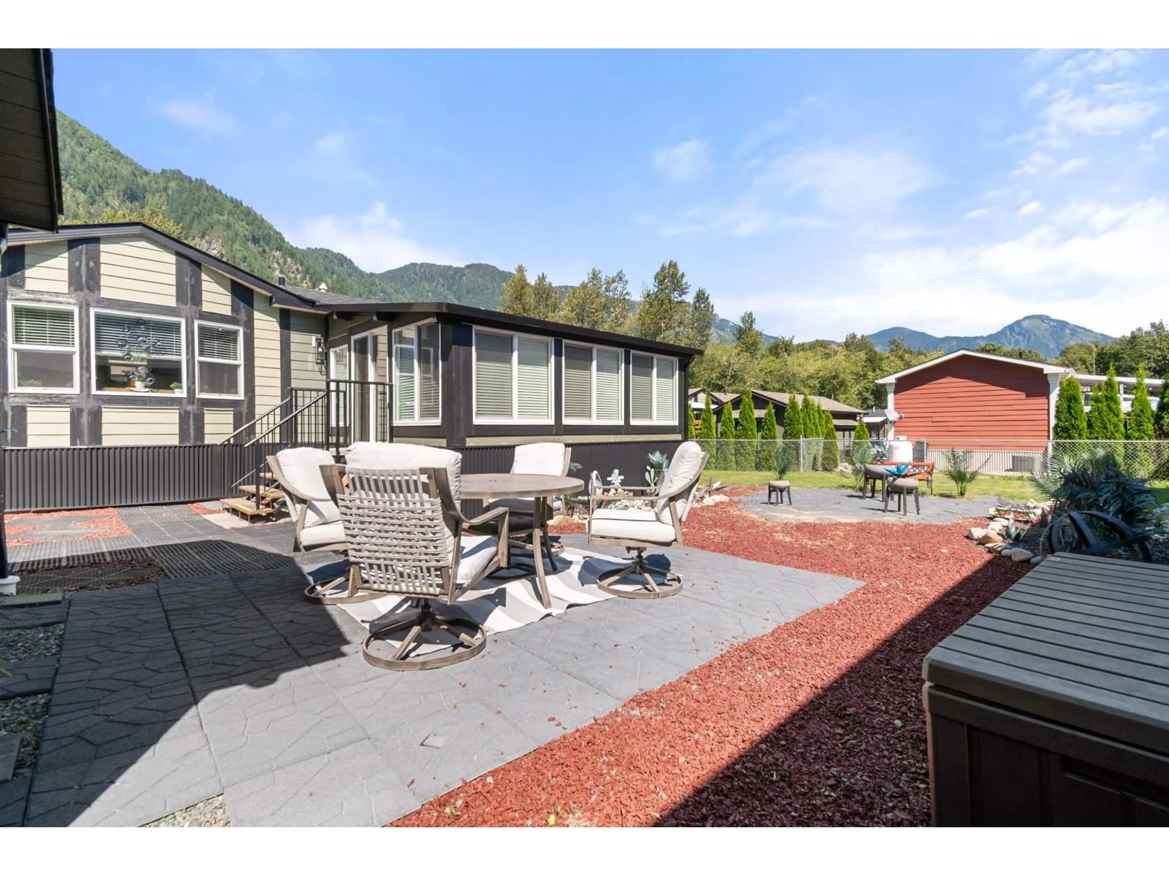 Patio, mountain view for 21 - 59060 LOUGHEED HIGHWAY, Agassiz British Columbia V0X1L3