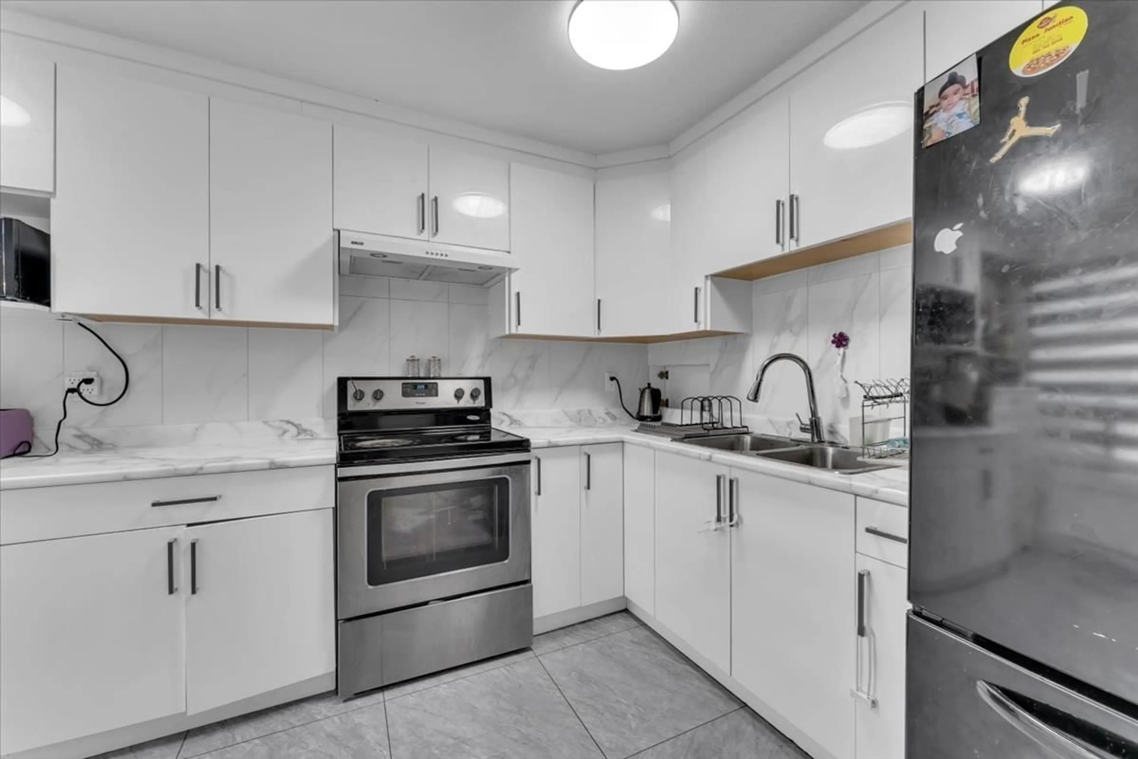 Standard kitchen, ceramic/tile floor for 23 - 3075 TRETHEWEY STREET, Abbotsford British Columbia V2T3R4